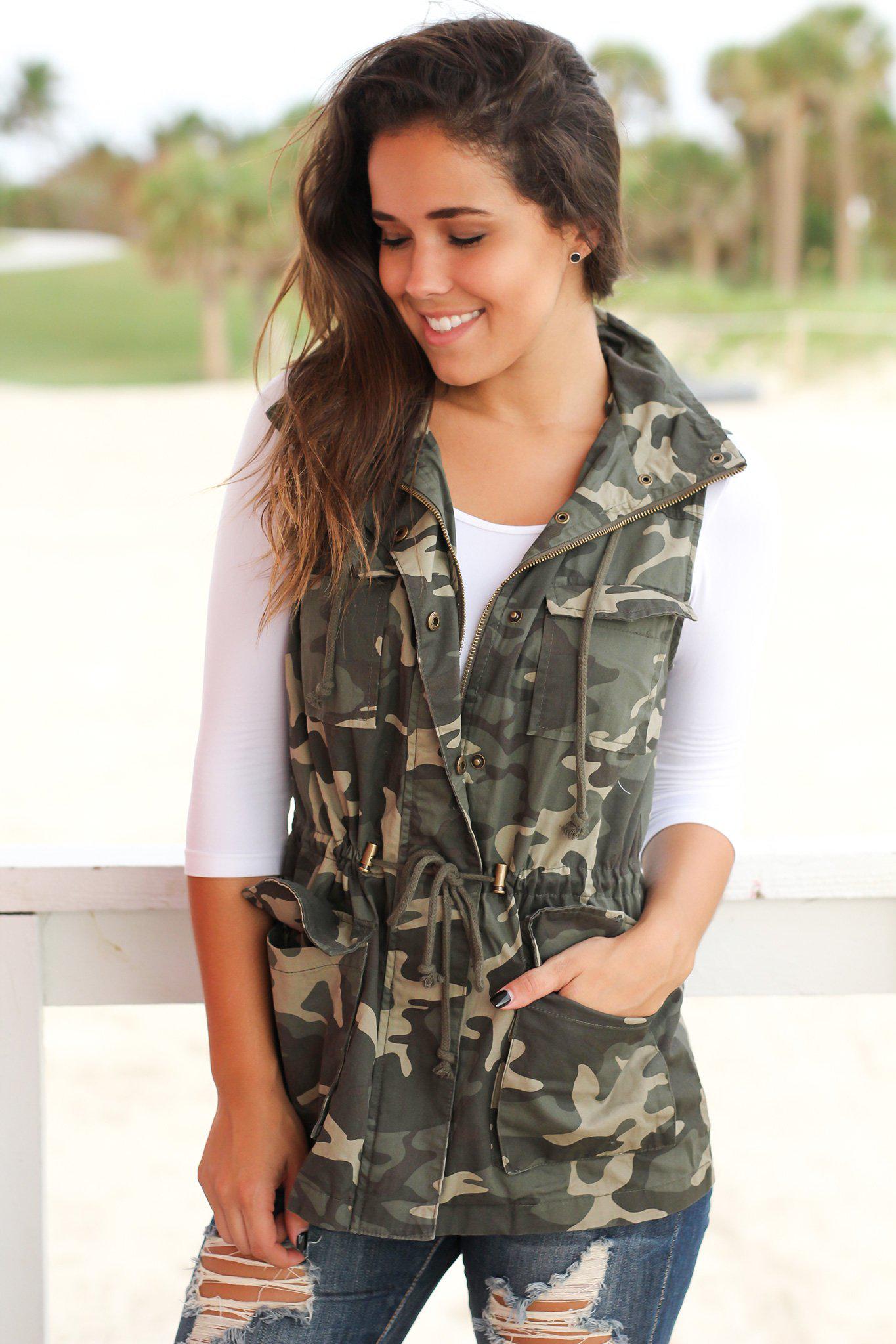 Stylish Cotton Camo Hooded Vest with Pockets and Drawstrings