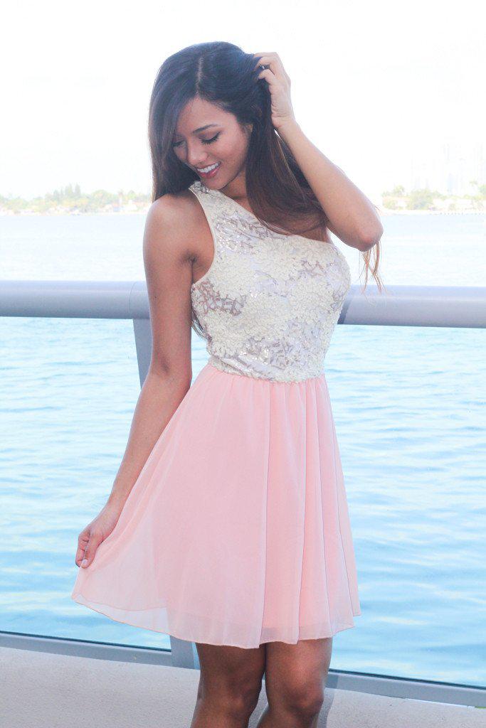 Fashionable Light Pink One-Shoulder Women's Dress for Trendy Look