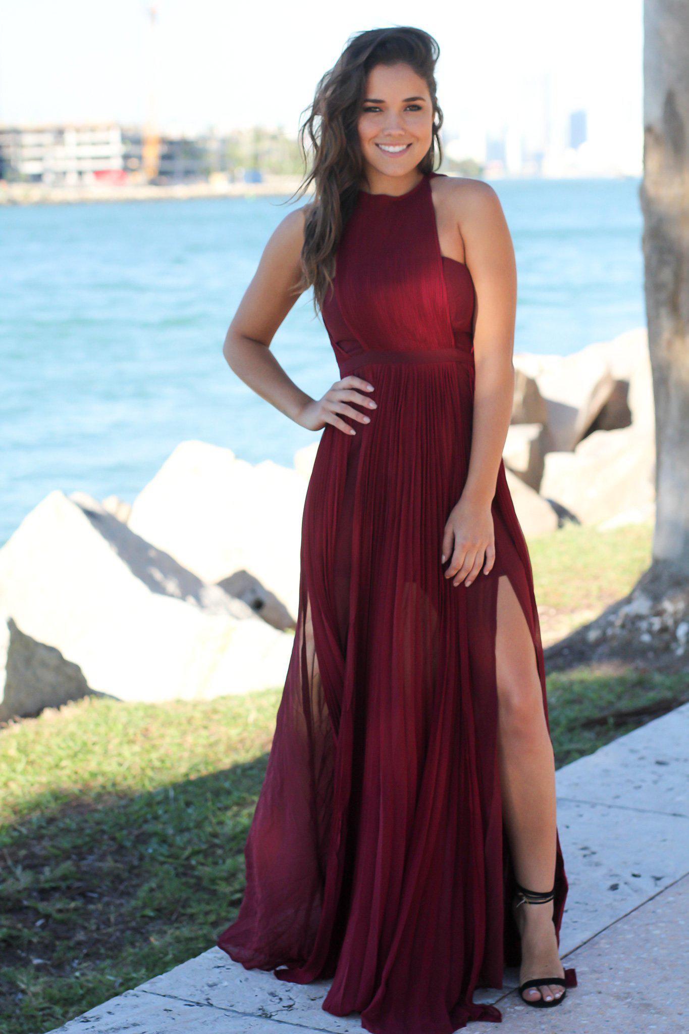 Stylish Burgundy Maxi Dress with Pleated Design and Side Slits