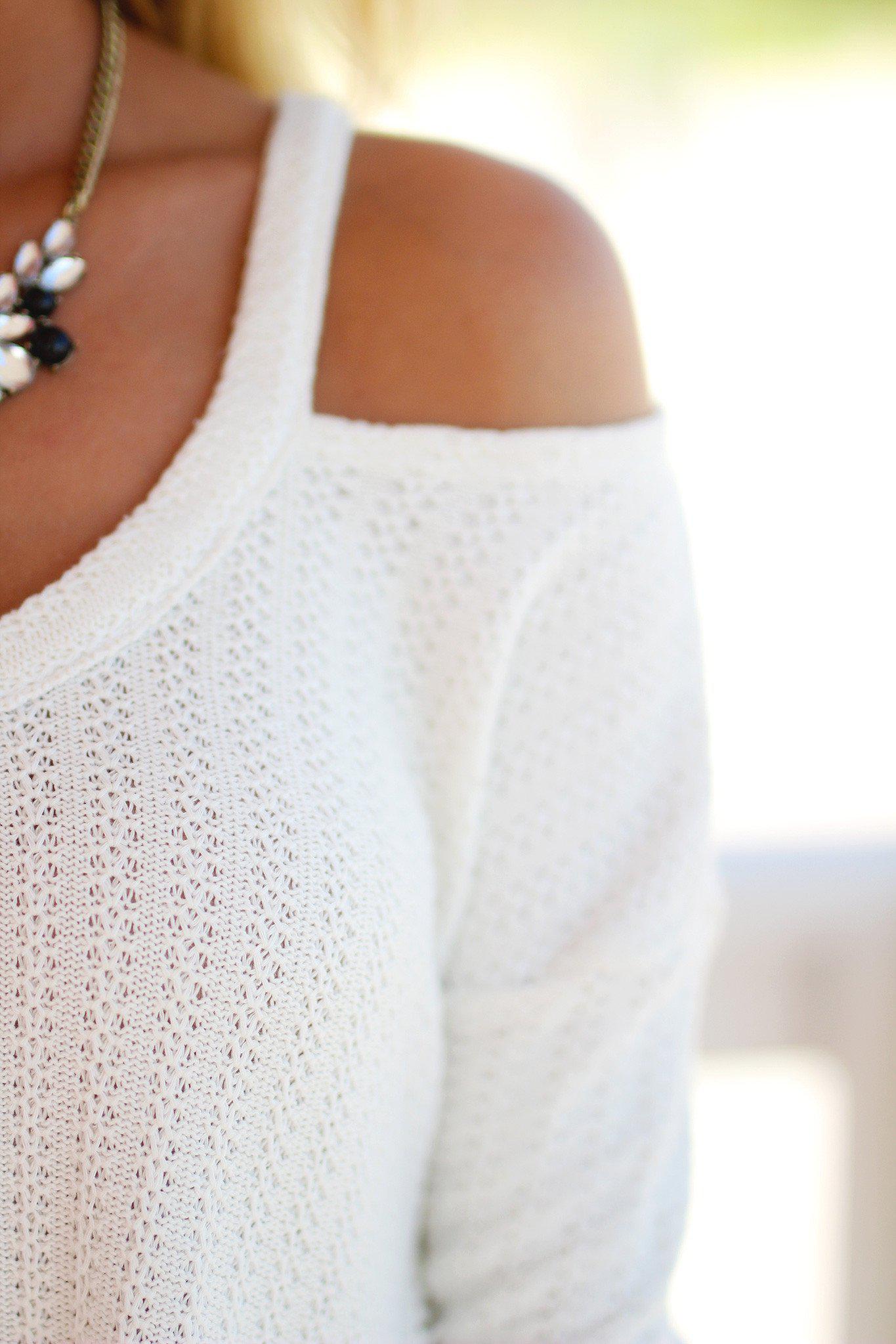 Exquisite Ivory Women's V-Neck Cold Shoulder Sweater for Everyday Wear