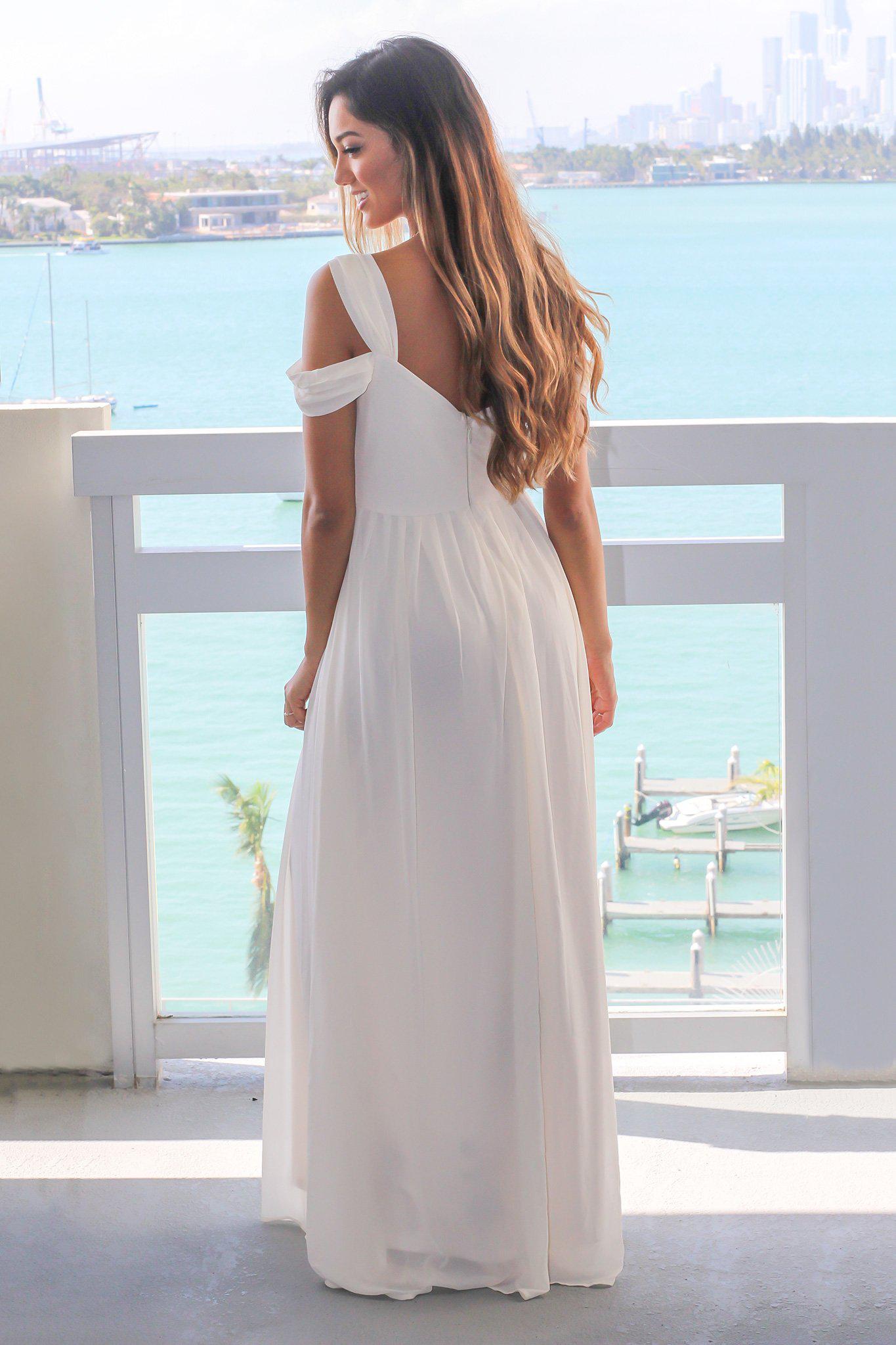 Elegant Ivory Sleeveless Off-Shoulder Maxi Dress for Special Occasions