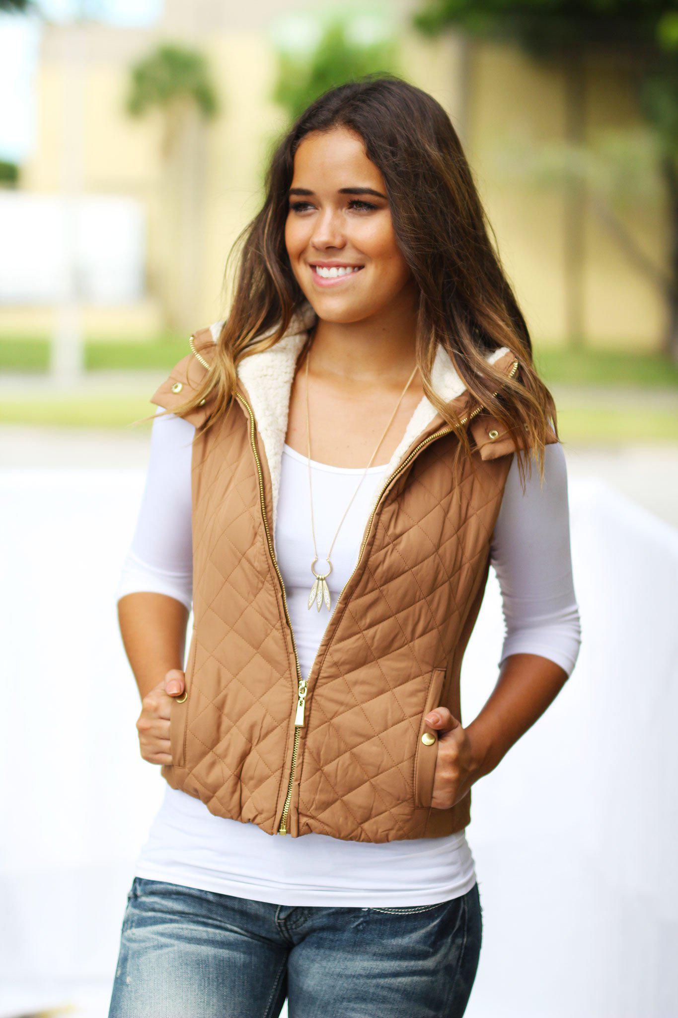 Stylish Camel-Colored Quilted Hooded Vest for All-Day Comfort