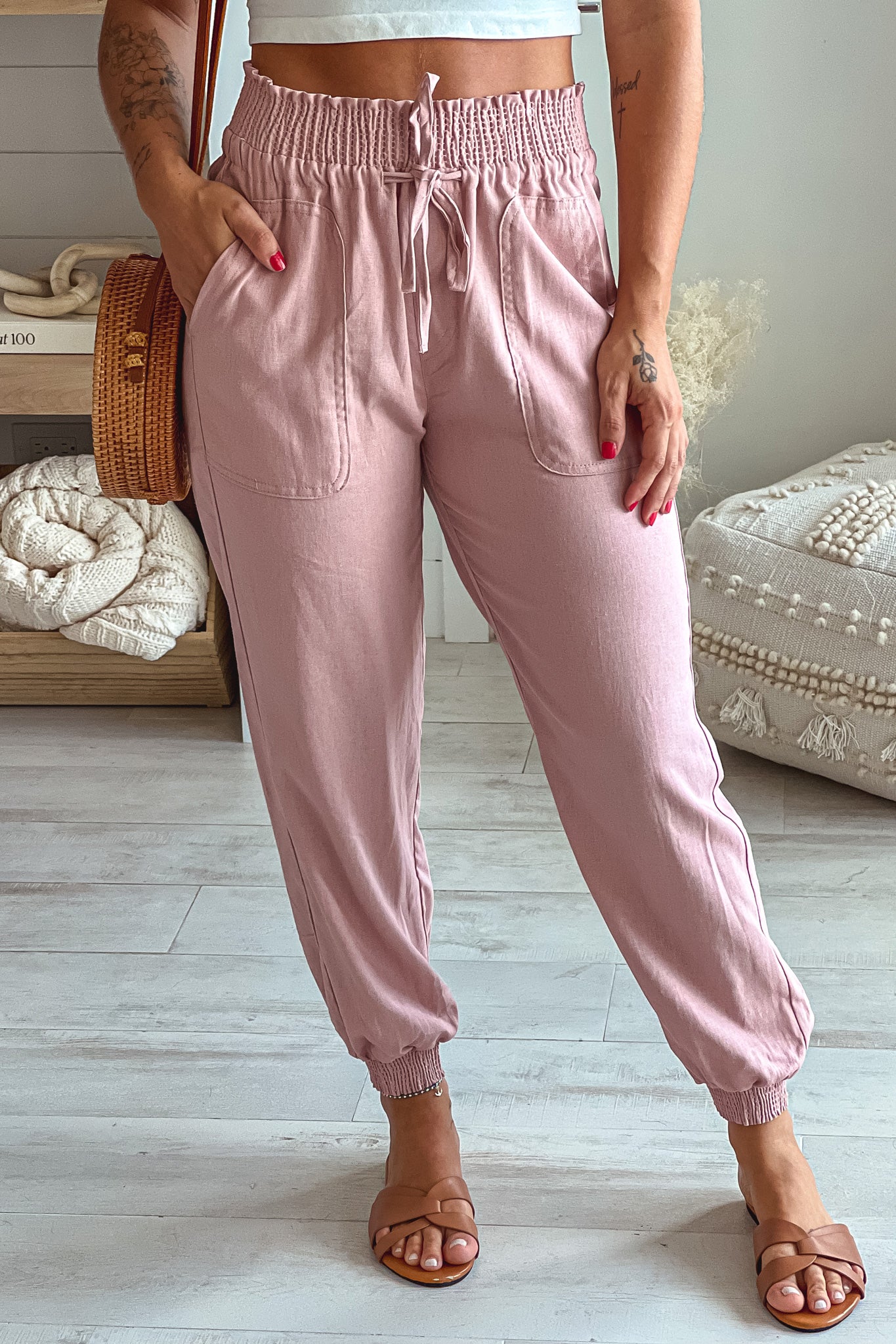 Stylish Mauve Colored Jogging Pants With Convenient Pockets