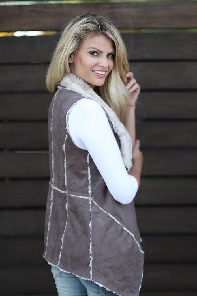 Stylish Brown Faux Fur Open Vest with Functional Pockets