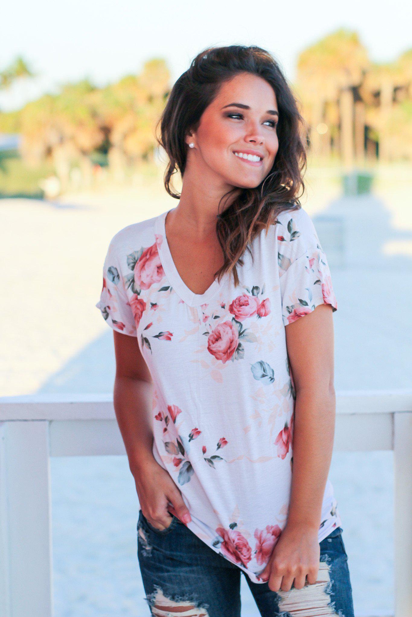 Exquisite Ivory Floral Print Women's V-Neck Short-Sleeved Top for Spring