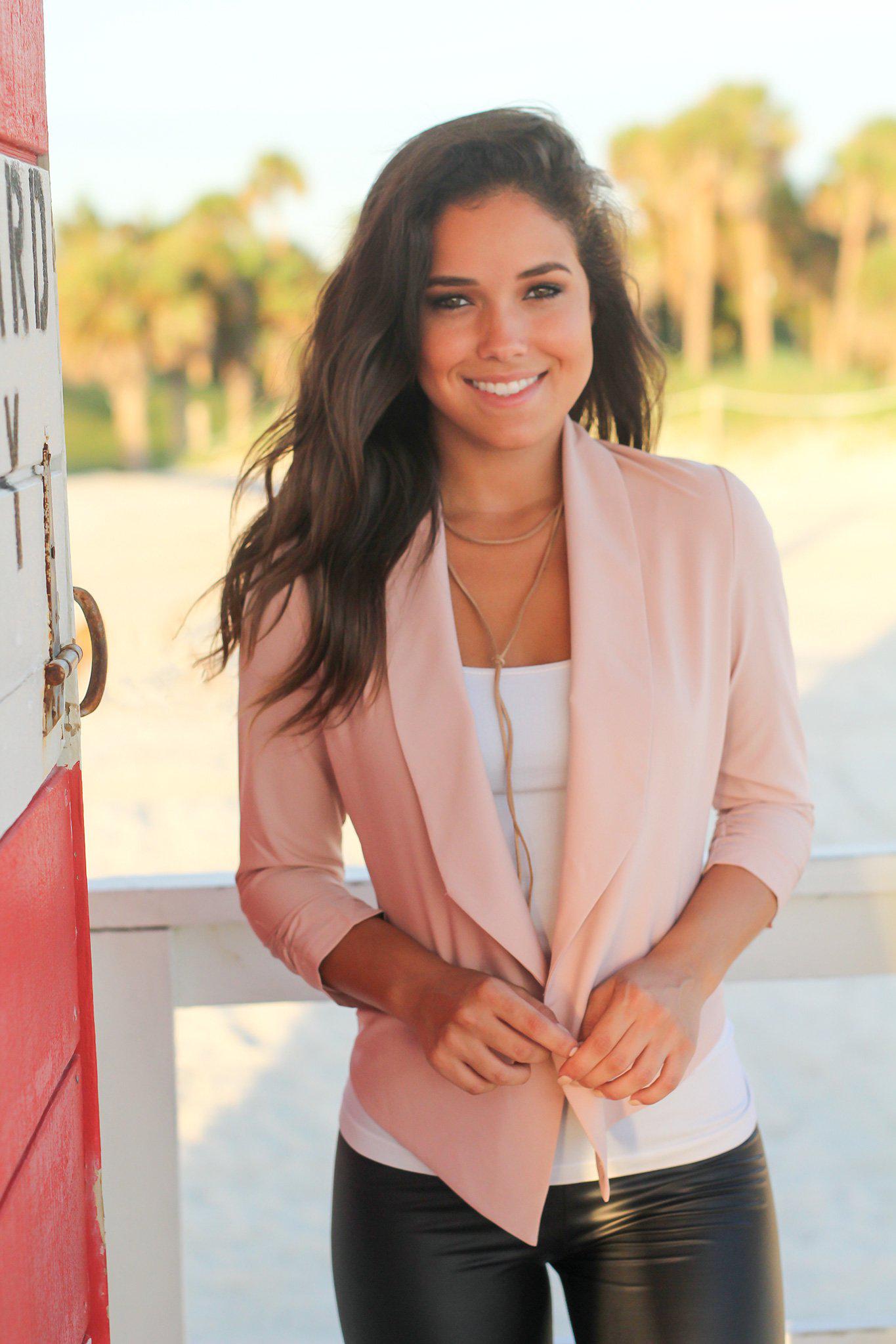 Fashionable Mauve Women's Blazer for Versatile Styling