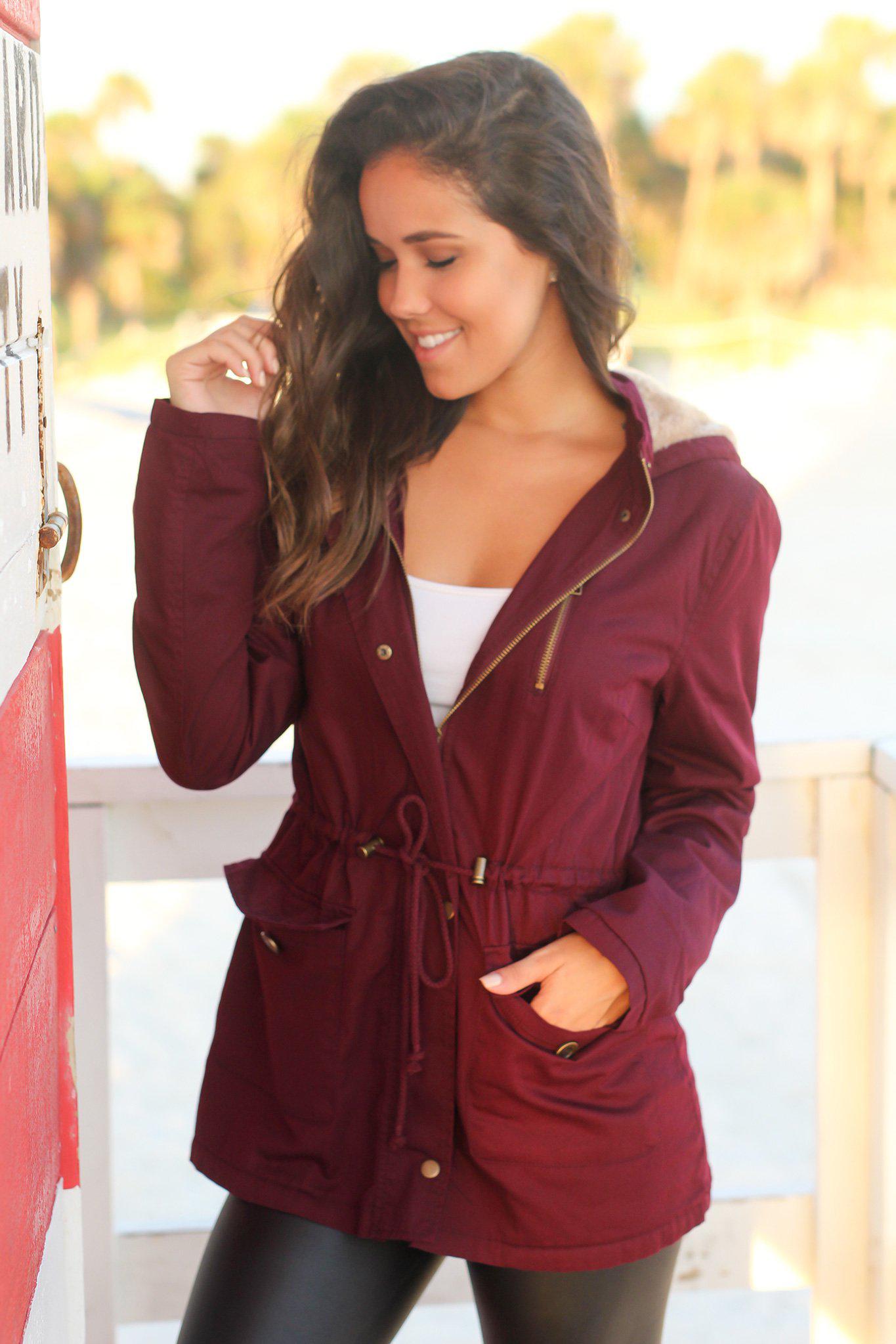 Stylish Burgundy Cotton Jacket with Ivory Faux Fur-Lined Hood