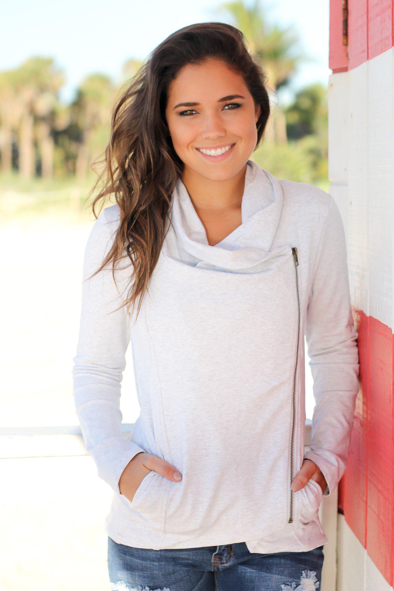 Fashionable Light Gray Women's Jacket with a Stylish Side Zipper