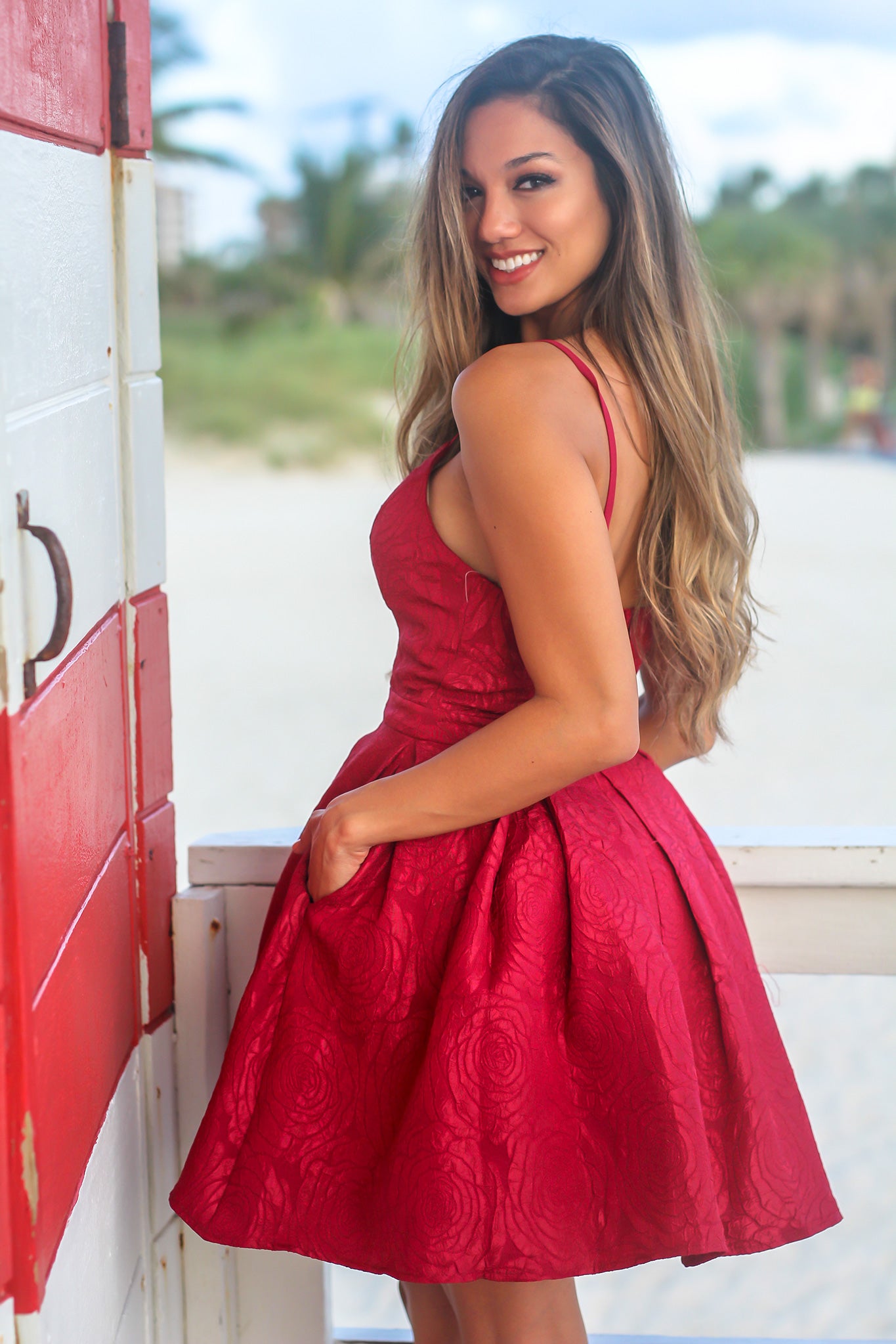 Stylish Burgundy Short Cocktail Dress Adorned with Rose Floral Embroidery