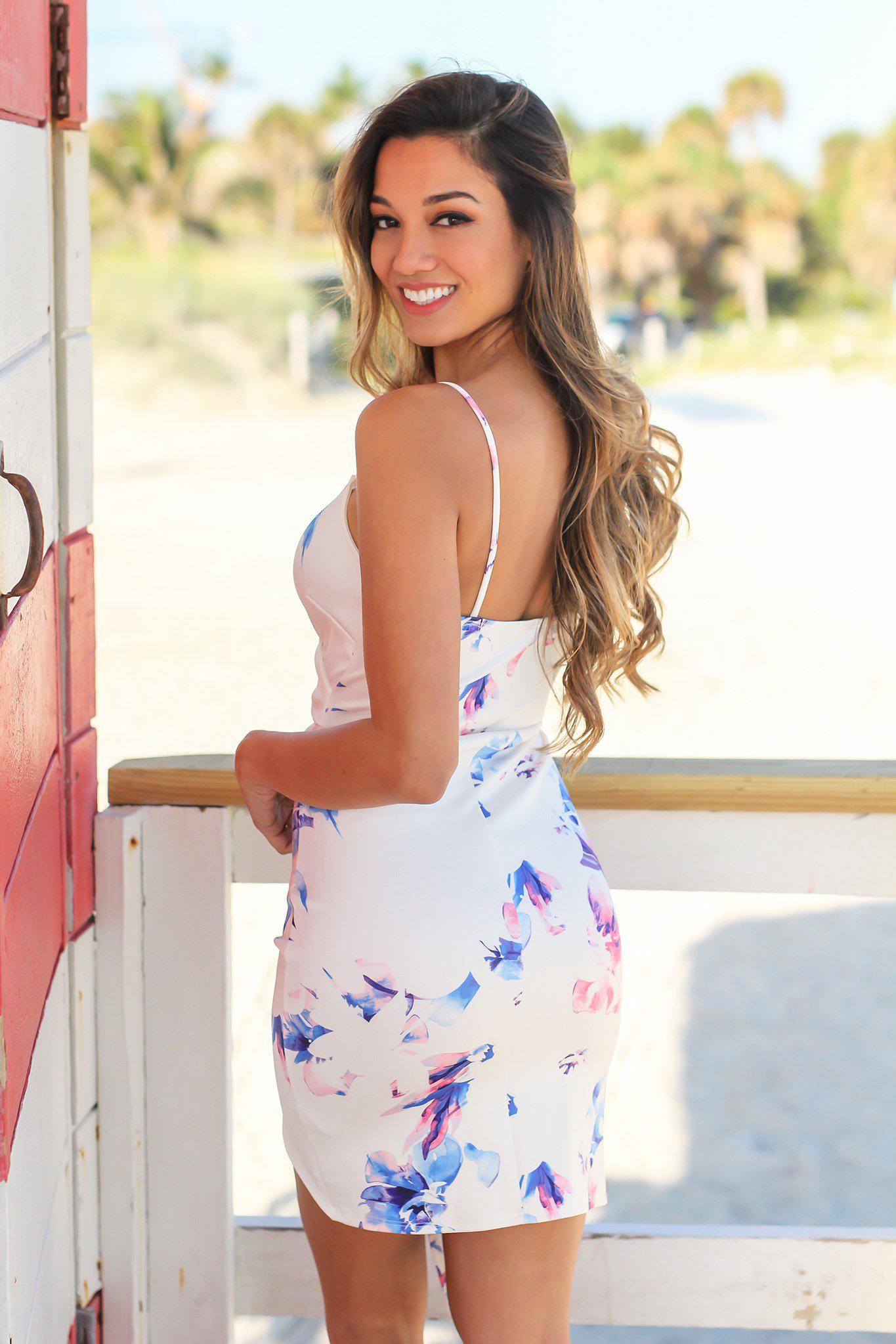Chic Ivory Floral Short Dress with Side Ruched Detail
