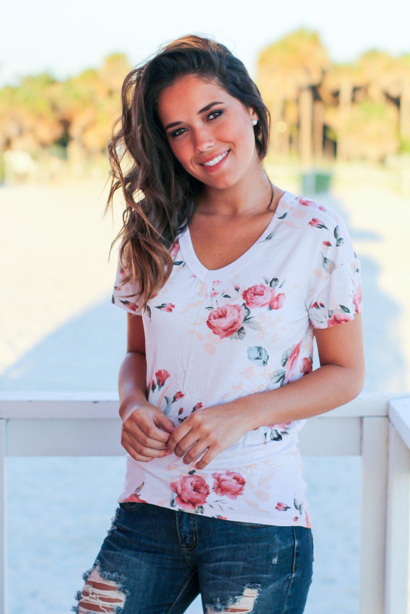 Exquisite Ivory Floral Print Women's V-Neck Short-Sleeved Top for Spring