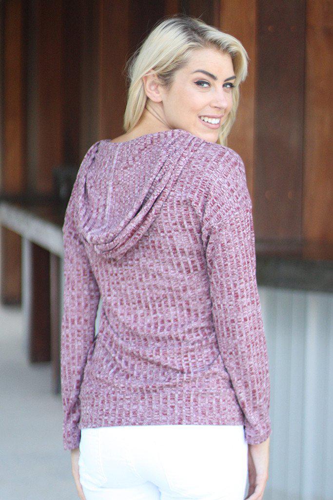 Stylish Burgundy Knitted Hooded Top with Convenient Pockets for Various Occasions