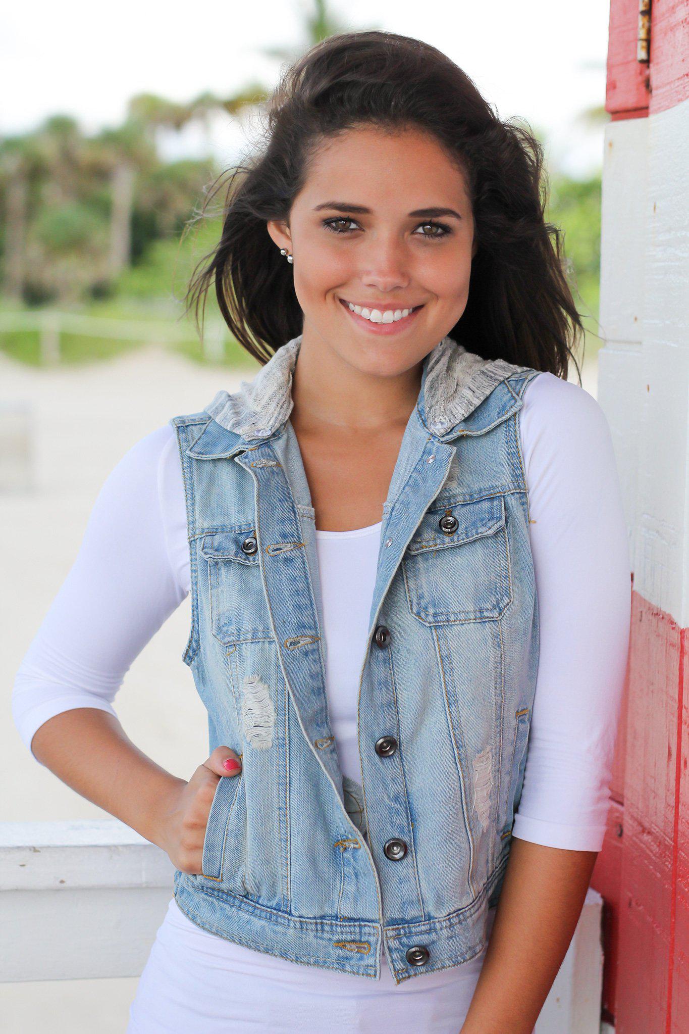 Fashionable Light Wash Denim Sleeveless Vest with Detachable Gray Sweatshirt Hood