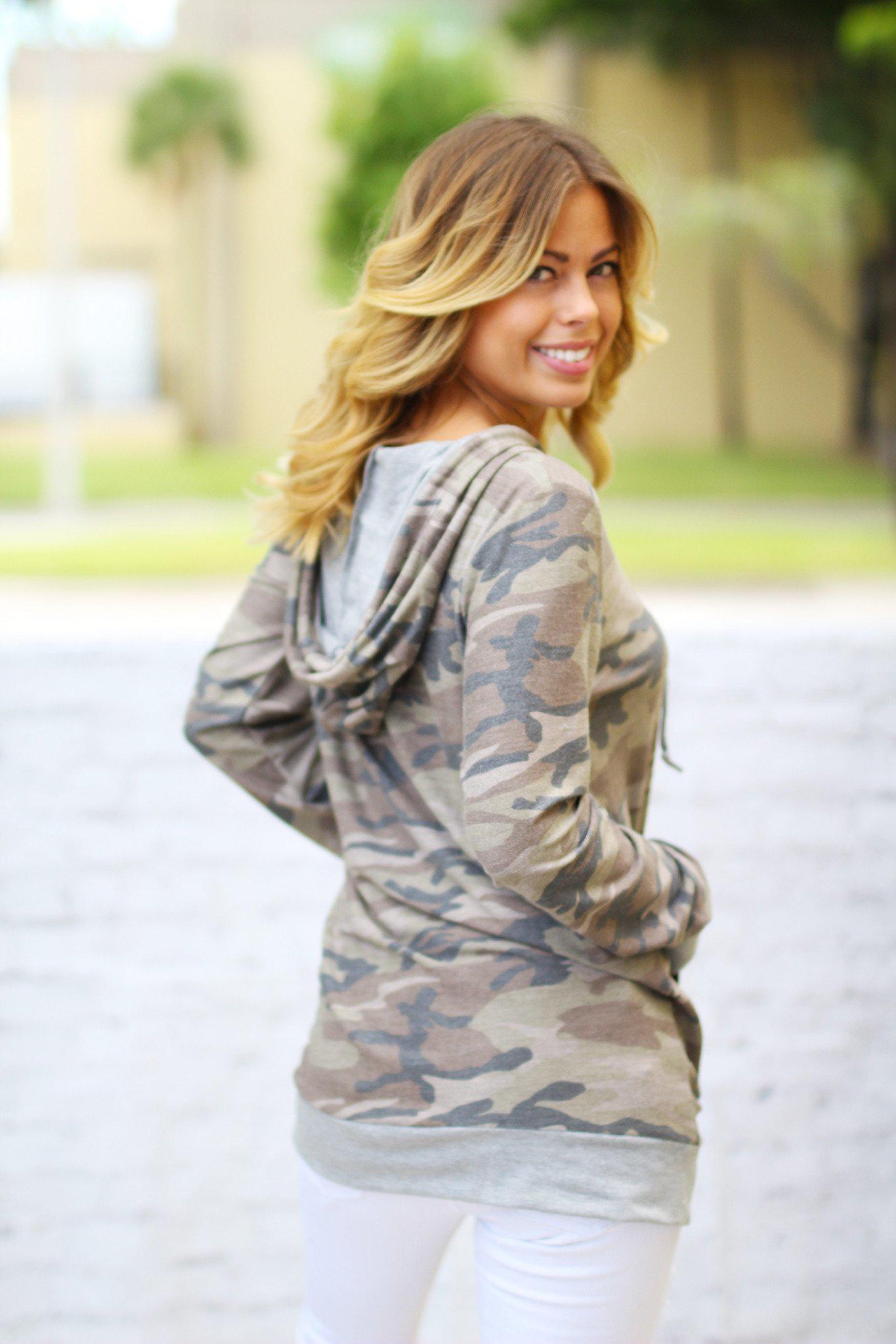 Stylish Camo Hooded Sweater for Trendy Look