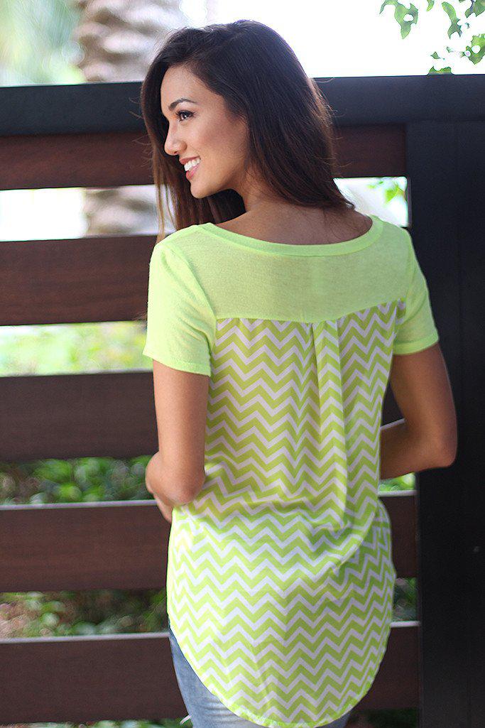 Stylish Lime-Colored Chevron Patterned Women's Summer Top with Front Side Pocket
