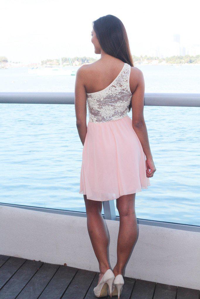 Fashionable Light Pink One-Shoulder Women's Dress for Trendy Look