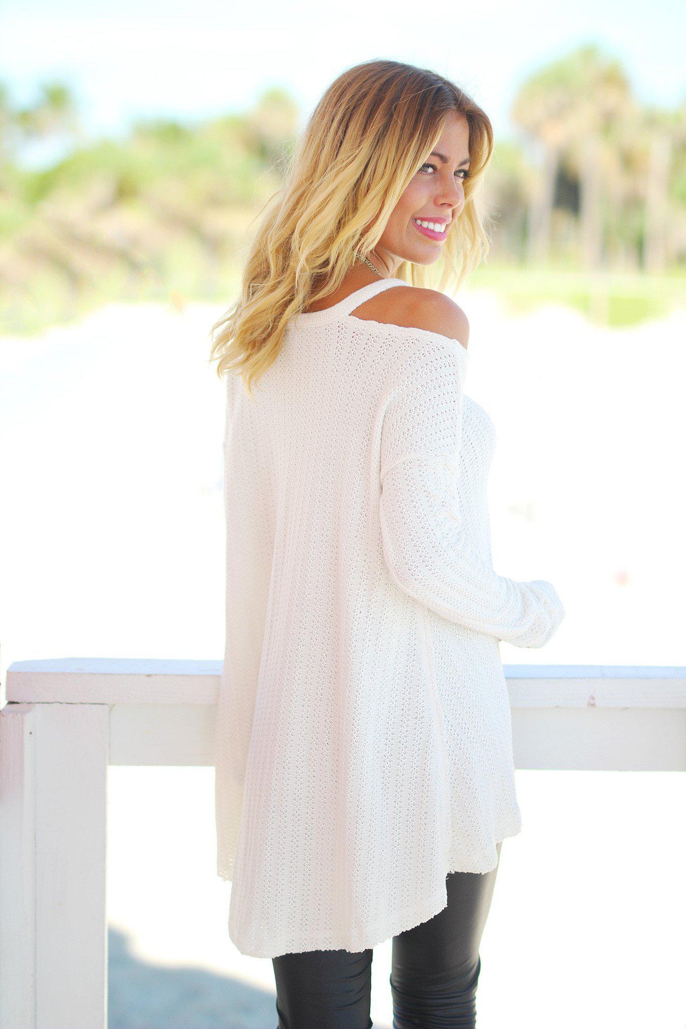 Exquisite Ivory Women's V-Neck Cold Shoulder Sweater for Everyday Wear