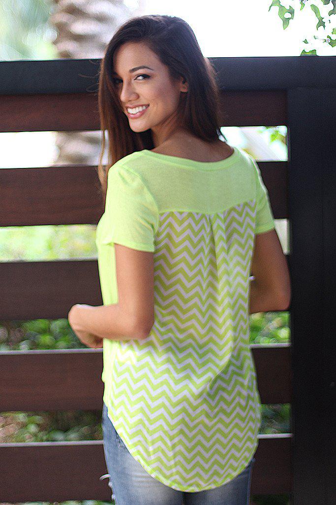 Stylish Lime-Colored Chevron Patterned Women's Summer Top with Front Side Pocket