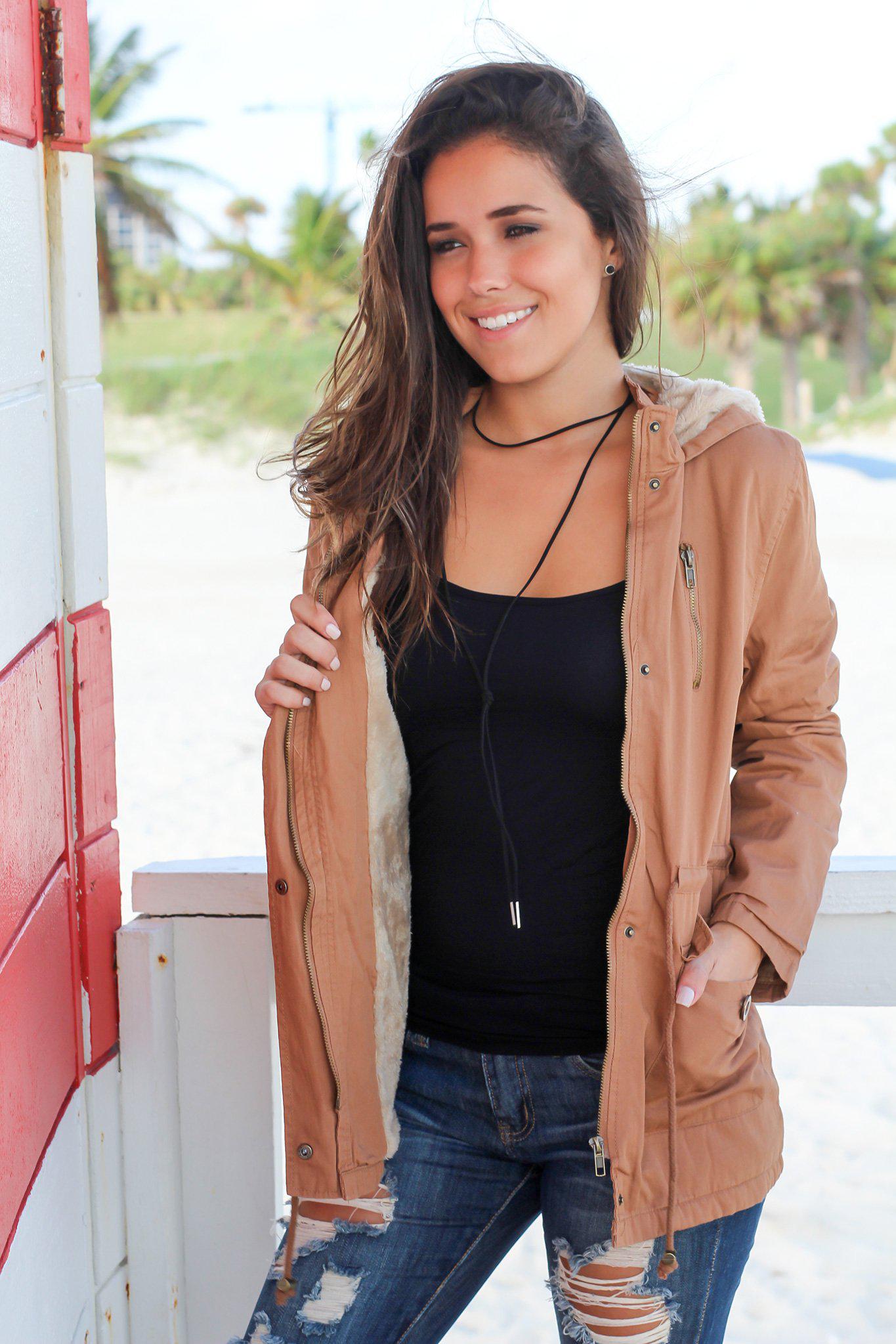 Stylish Camel-colored Cotton Jacket with Ivory Faux Fur-lined Hood