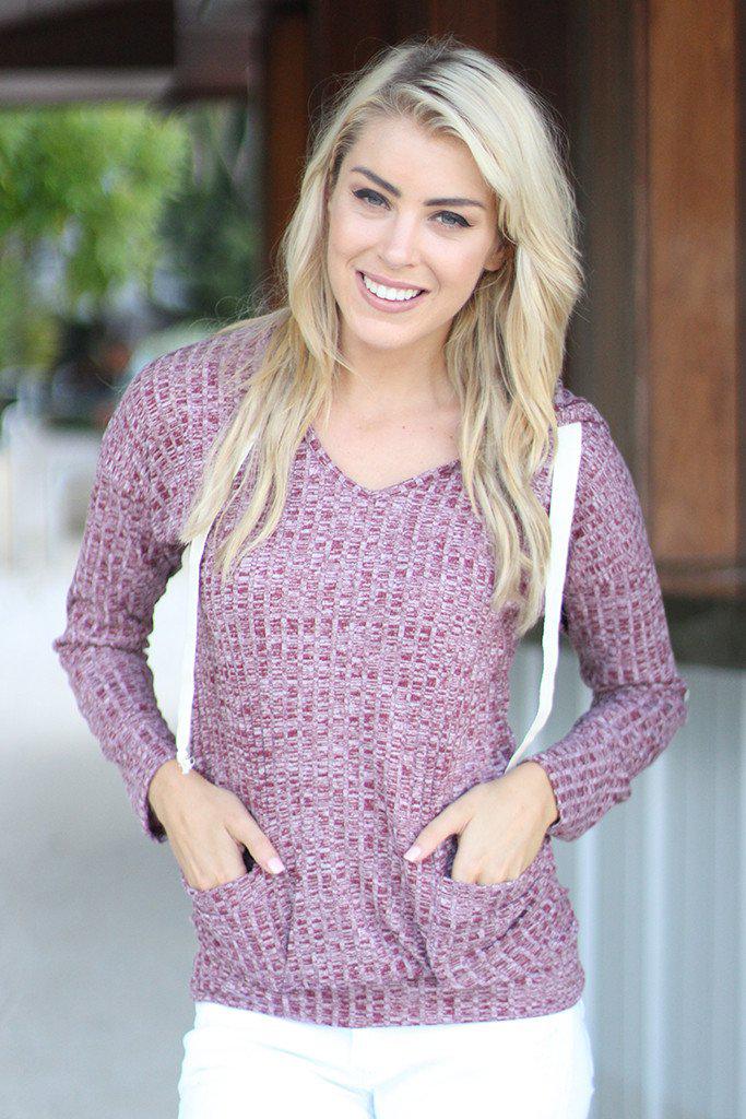 Stylish Burgundy Knitted Hooded Top with Convenient Pockets for Various Occasions