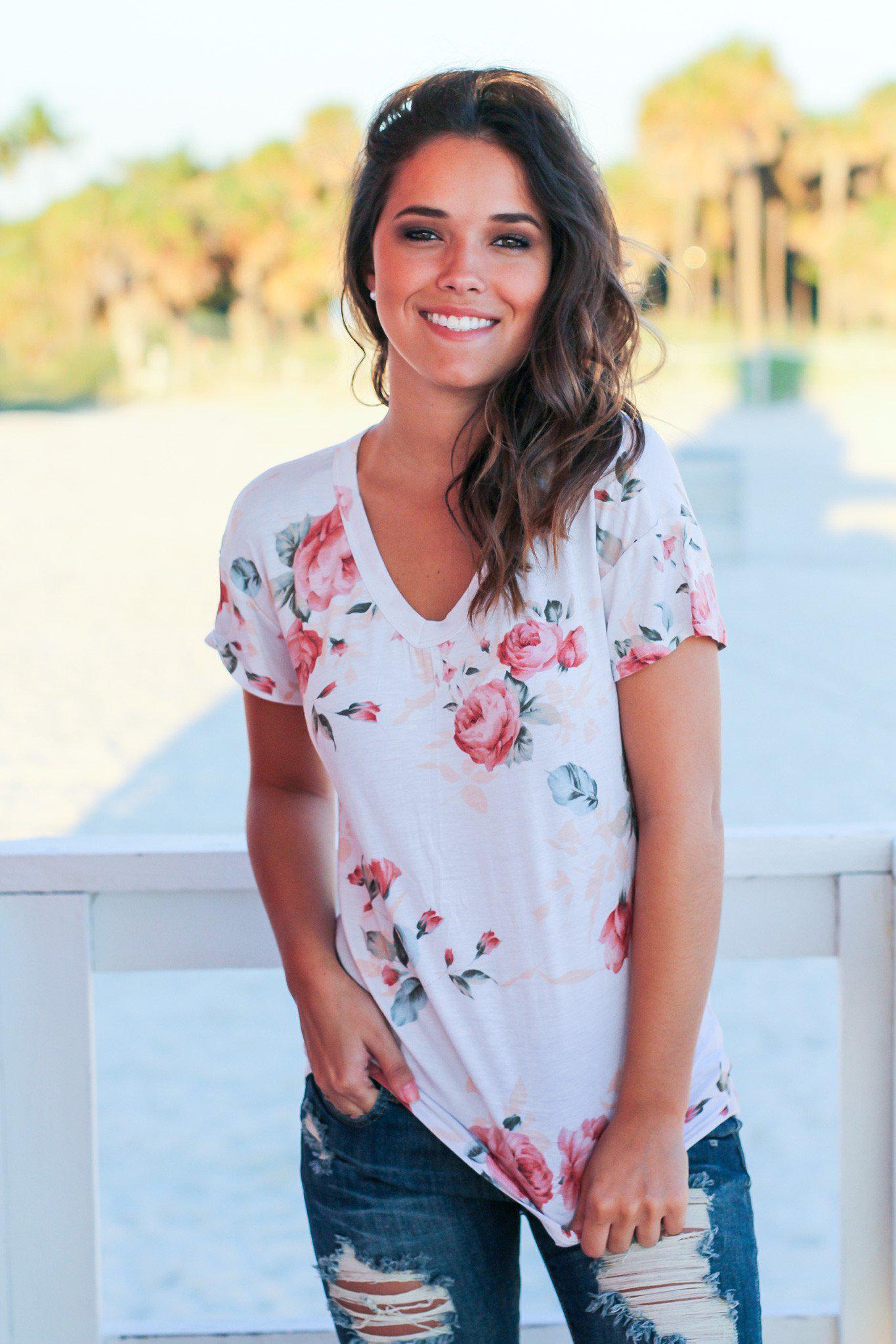 Exquisite Ivory Floral Print Women's V-Neck Short-Sleeved Top for Spring