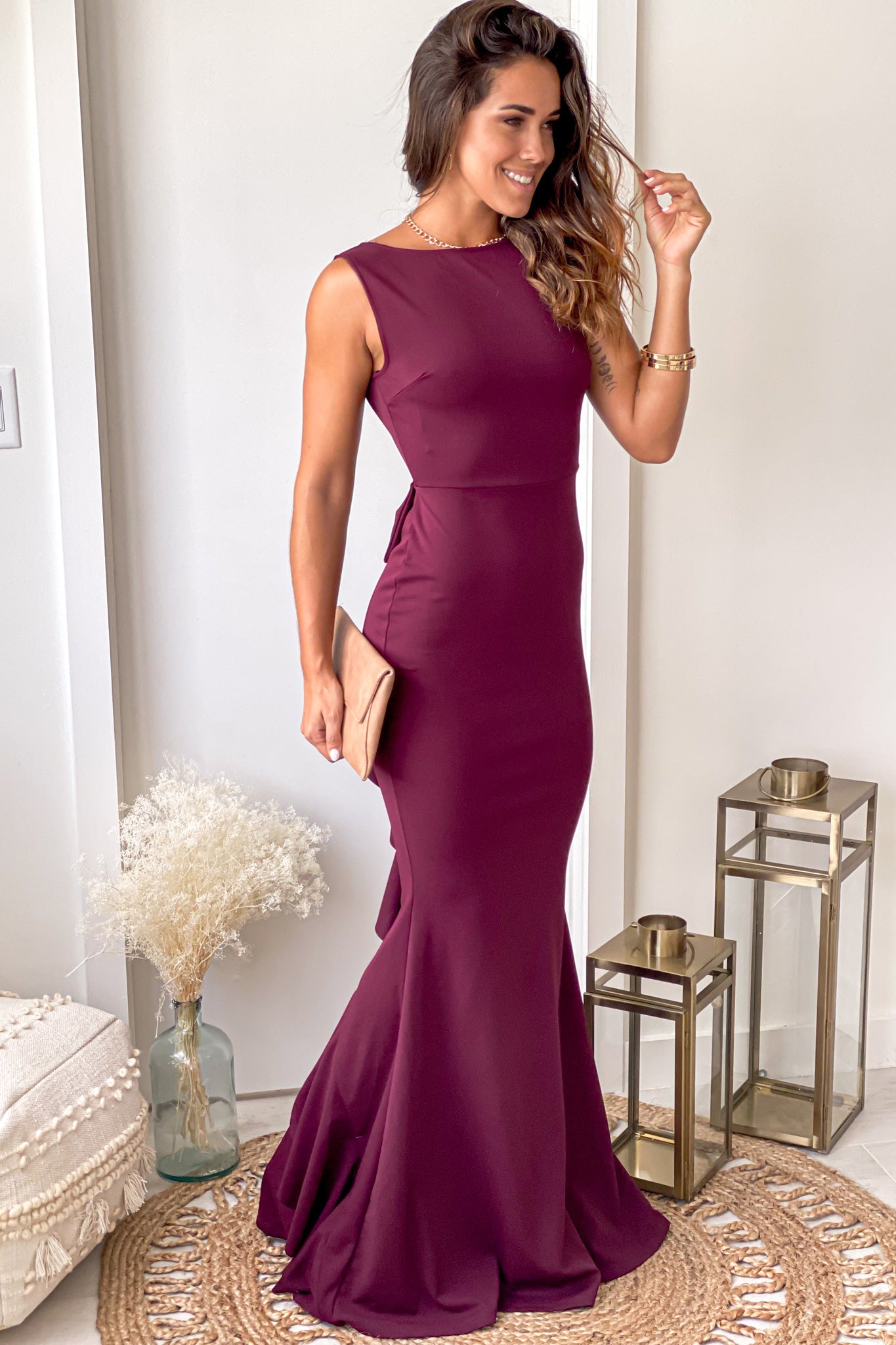 Gorgeous Burgundy Women's Maxi Dress Featuring a Stunning Bow Detail