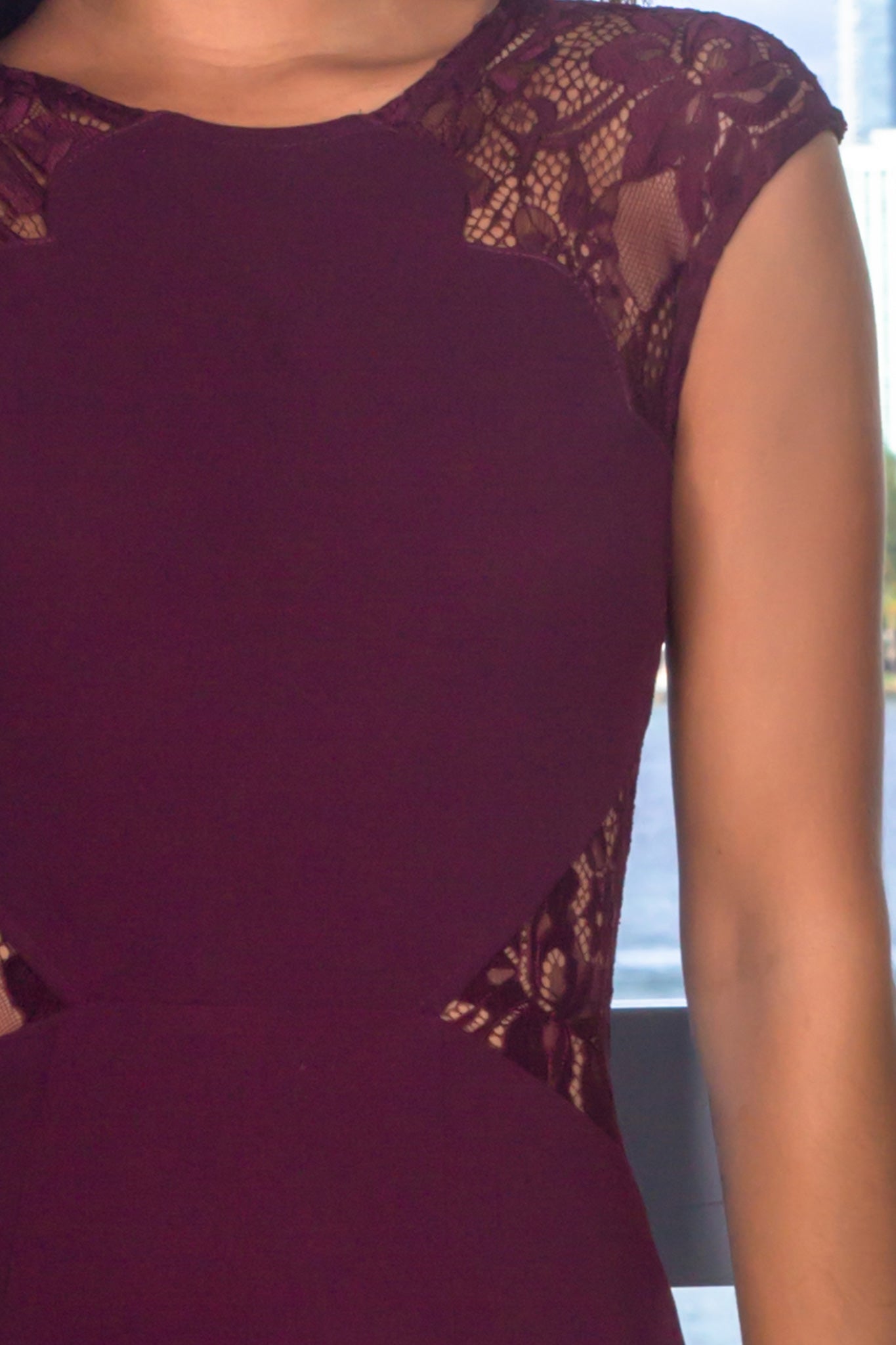Elegant Burgundy Mermaid Maxi Dress with Stylish Lace Cut Outs
