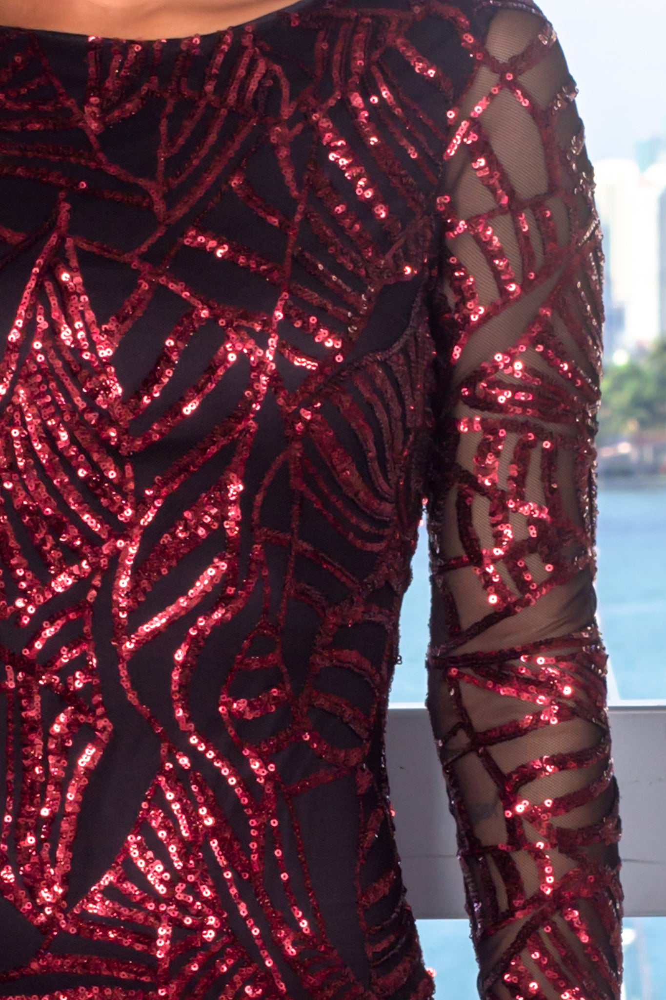 Stylish Burgundy Party Short Dress Adorned with Sequin Decorations