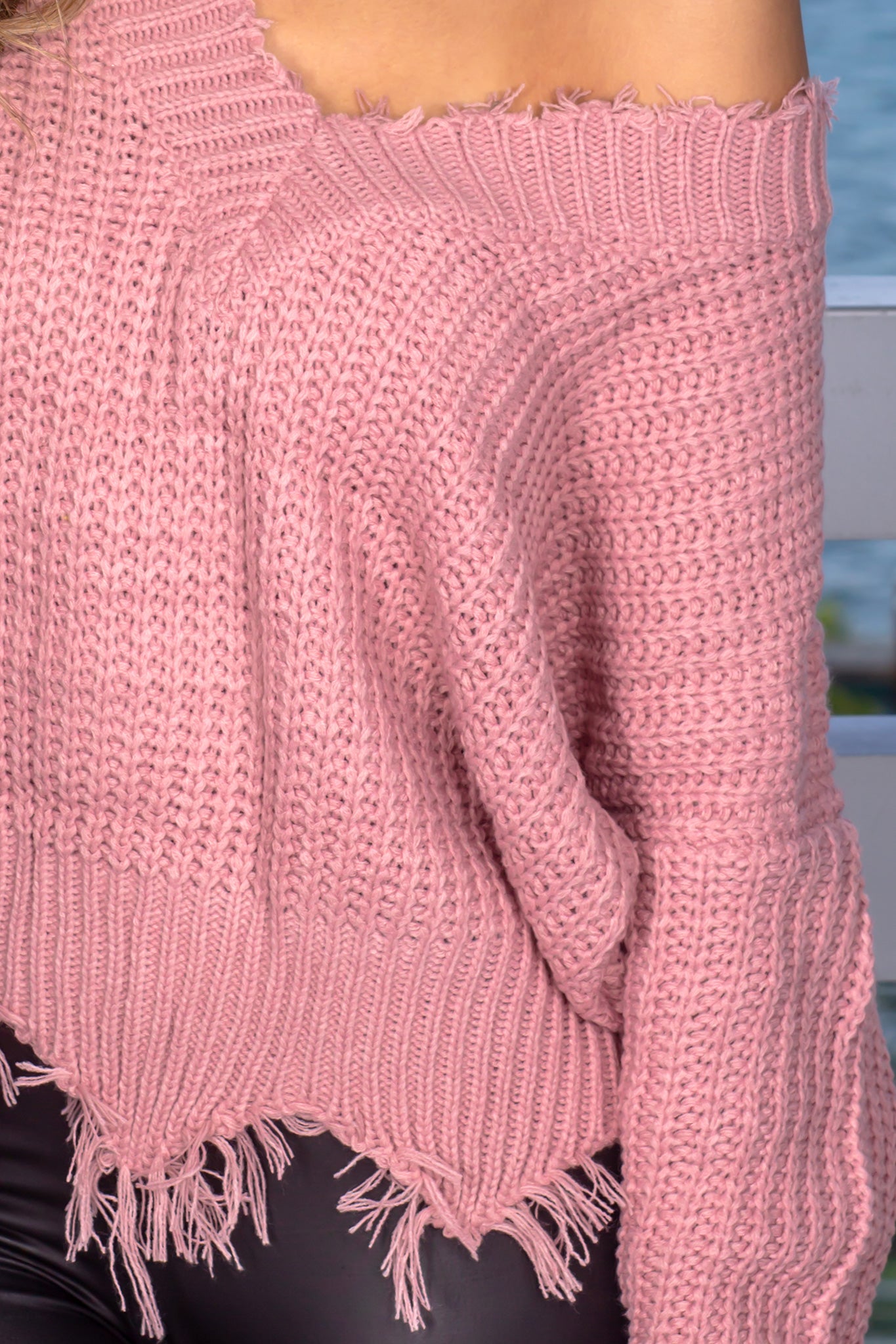 Stylish Frayed Knit Sweater in Elegant Mauve for Fall and Winter