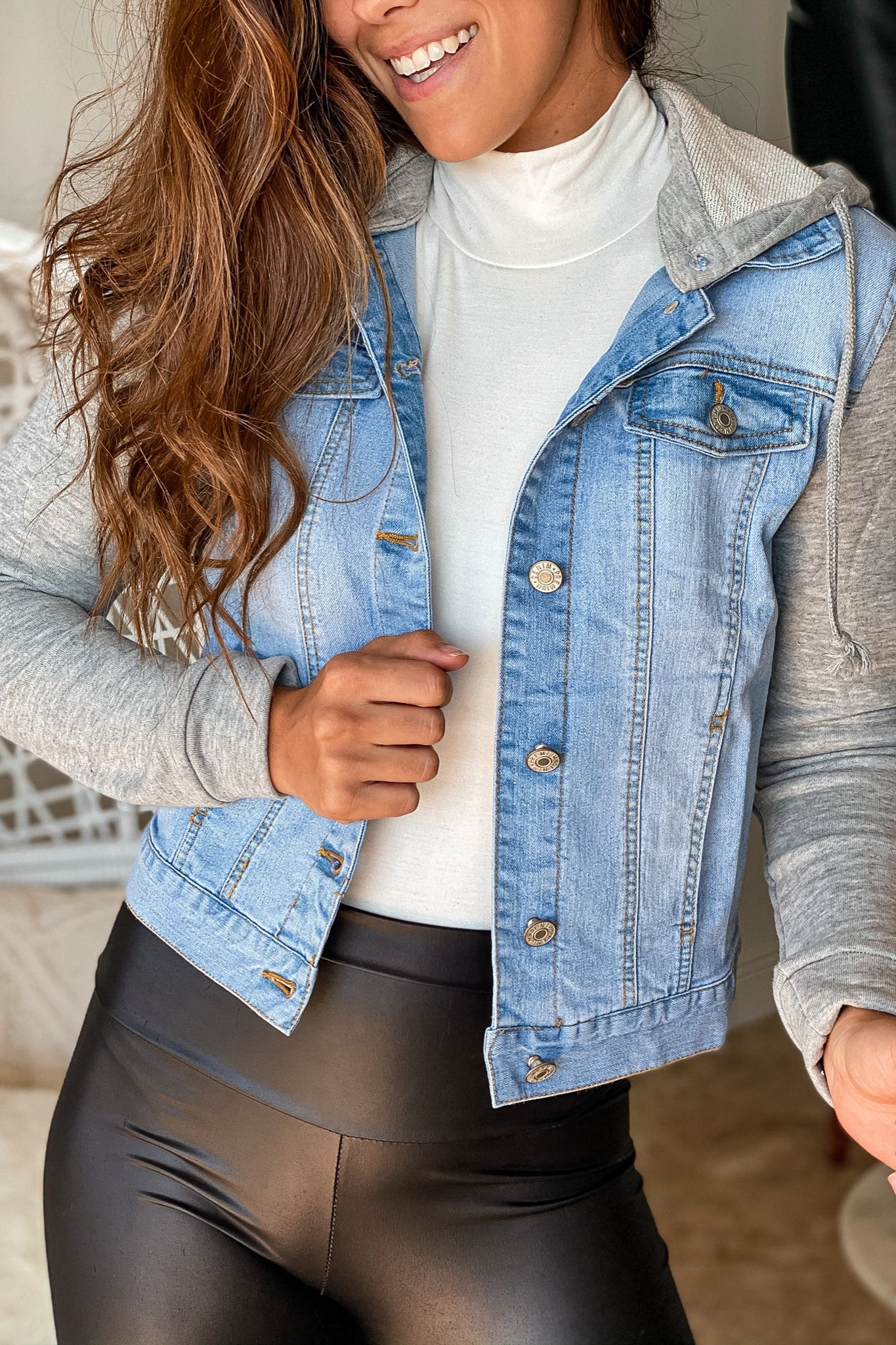 Stylish Light Blue Denim Jacket with a Charming Gray Hood for Casual Wear