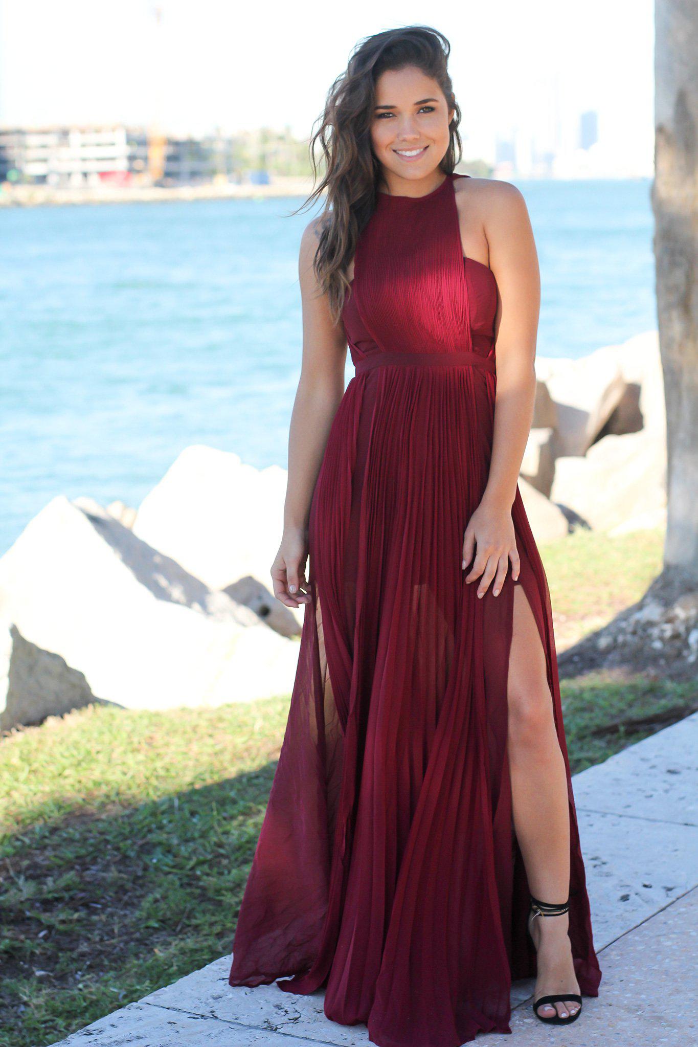 Stylish Burgundy Maxi Dress with Pleated Design and Side Slits