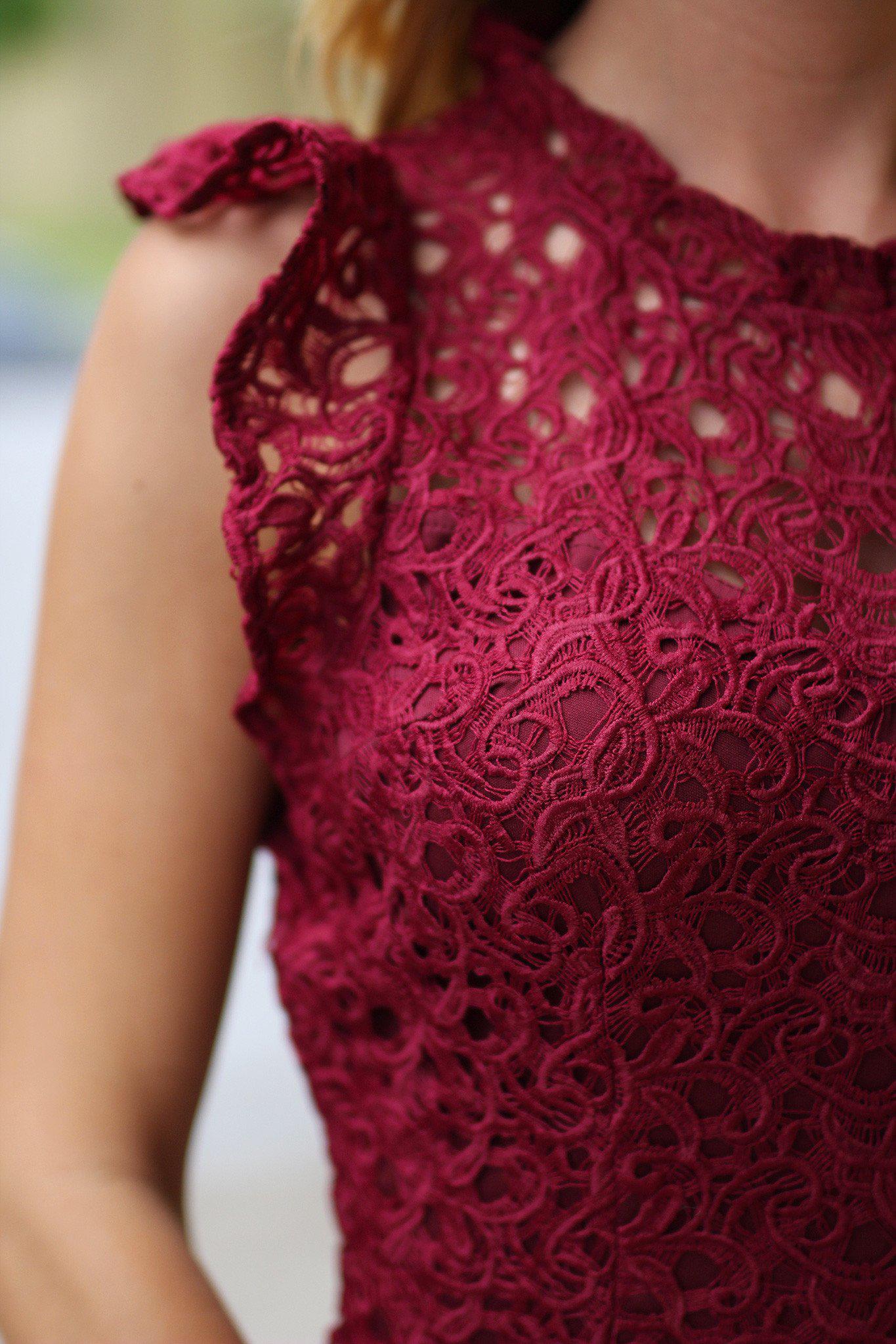 Stunning Burgundy Sleeveless Crochet Short Dress for Special Occasions