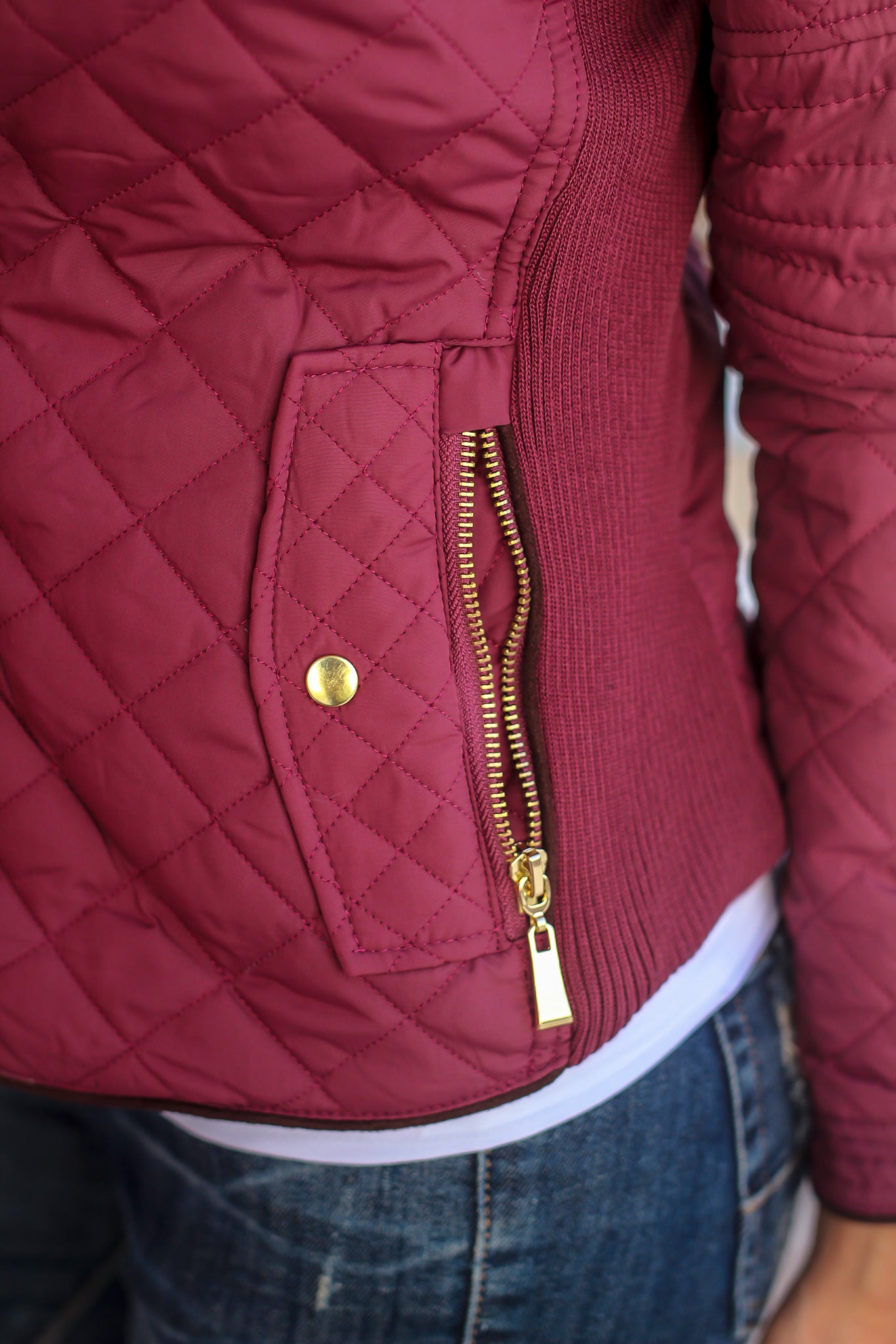 Stylish Maroon Quilted Polyester Jacket for Fall and Winter