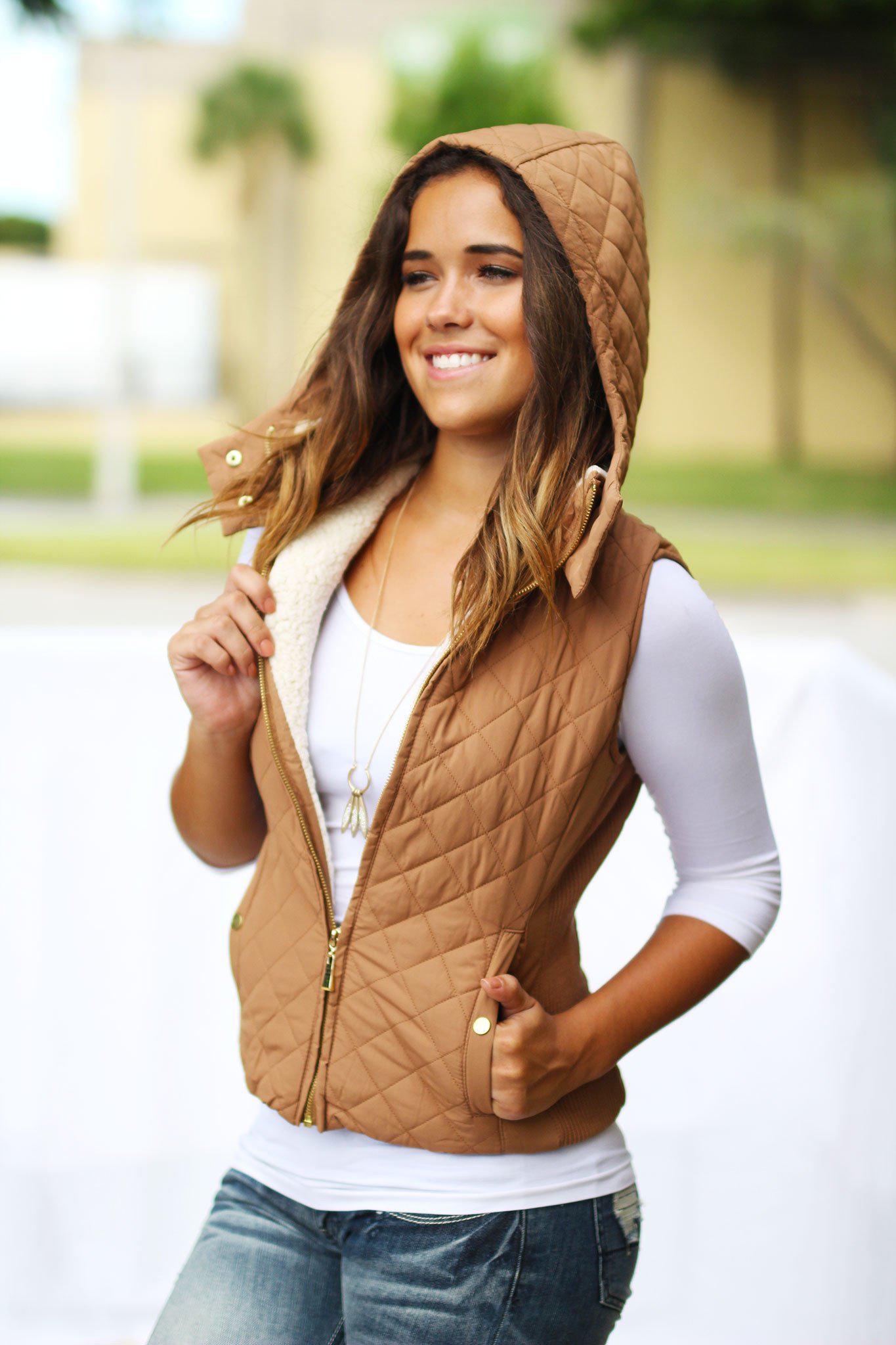 Stylish Camel-Colored Quilted Hooded Vest for All-Day Comfort