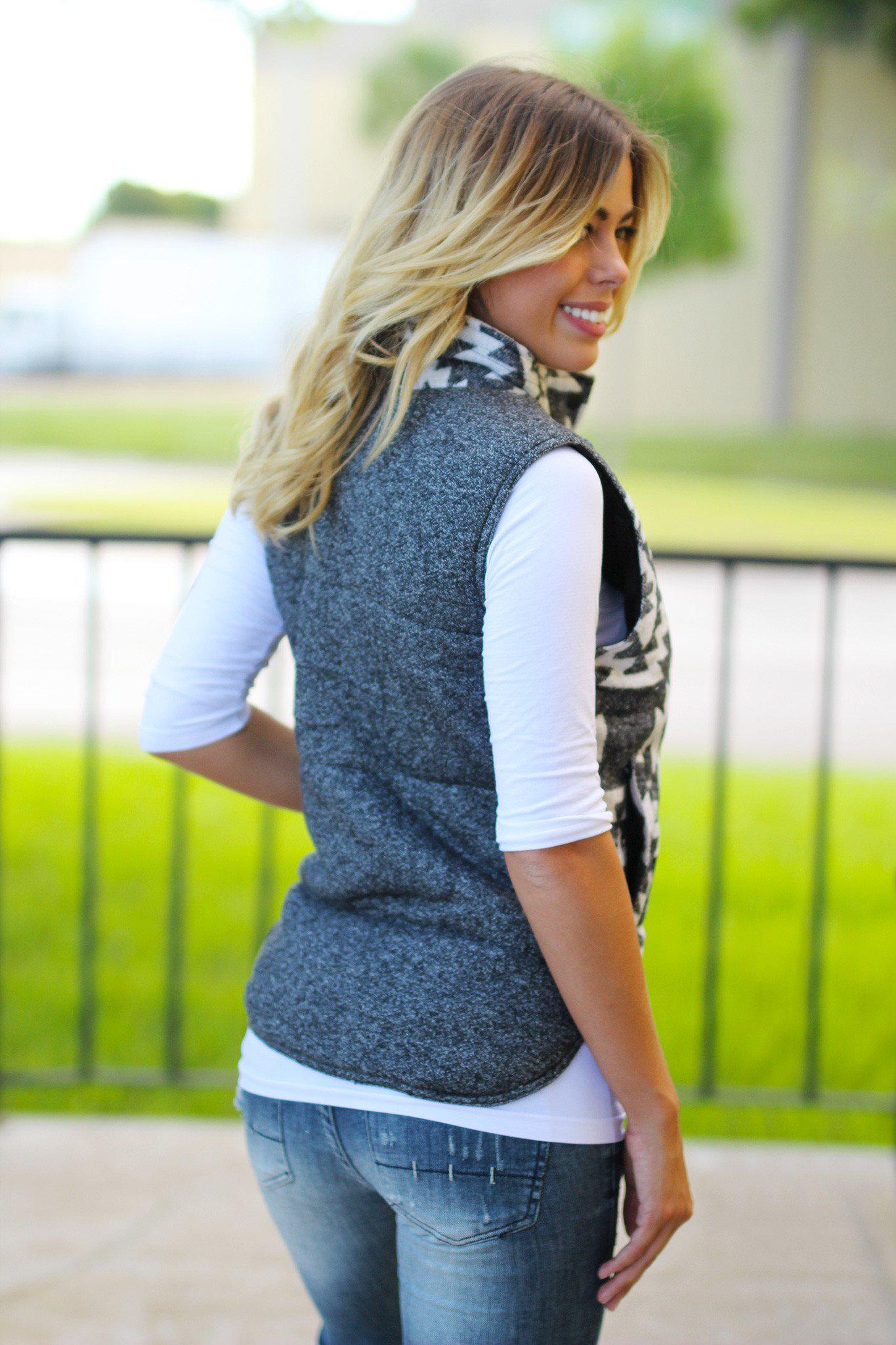 Stylish Charcoal Aztec Design Sleeveless Vest with Convenient Pockets