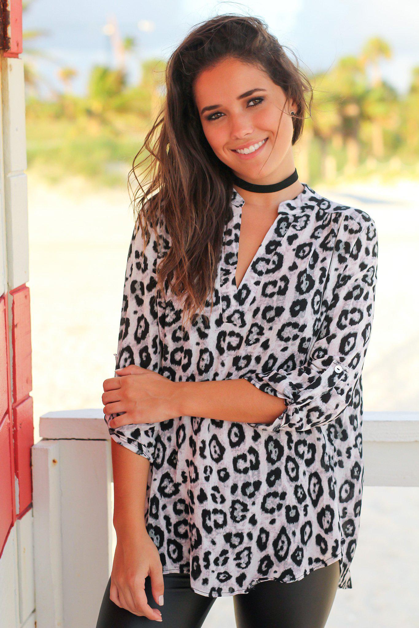 Stylish Women's Leopard Print Casual Top with Three - Quarter Sleeves