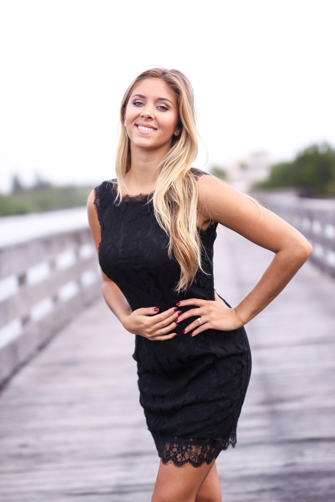 Stunning Black Sleeveless Short Lace Dress for Special Occasions