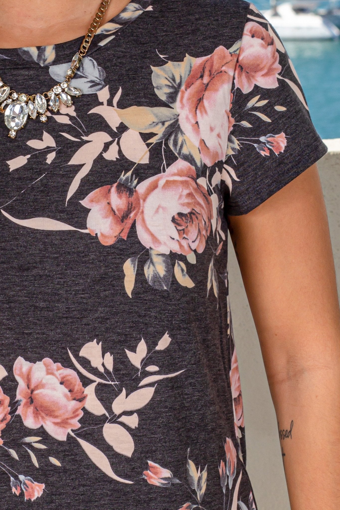Stylish Black Floral Women's Short Sleeve Top for Daily Wear