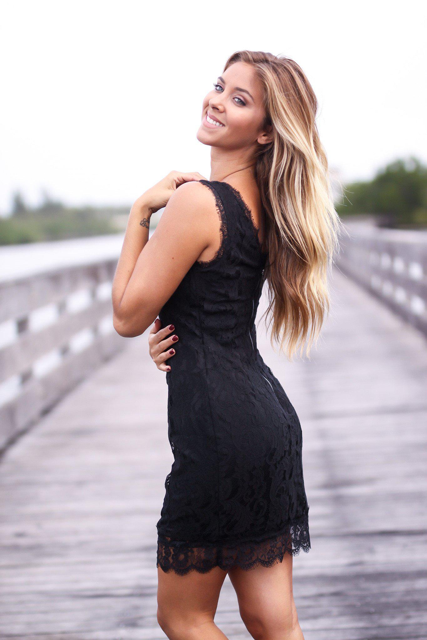 Stunning Black Sleeveless Short Lace Dress for Special Occasions