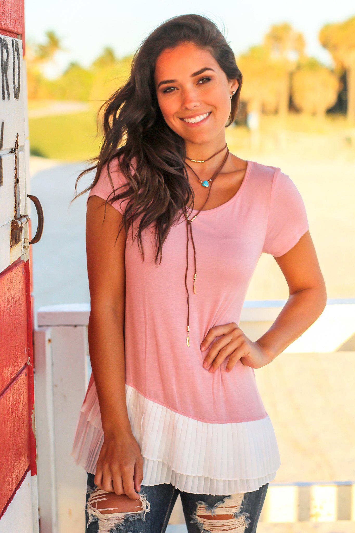Fashionable Mauve Short-Sleeved Women's Top Featuring a Pleated Hem