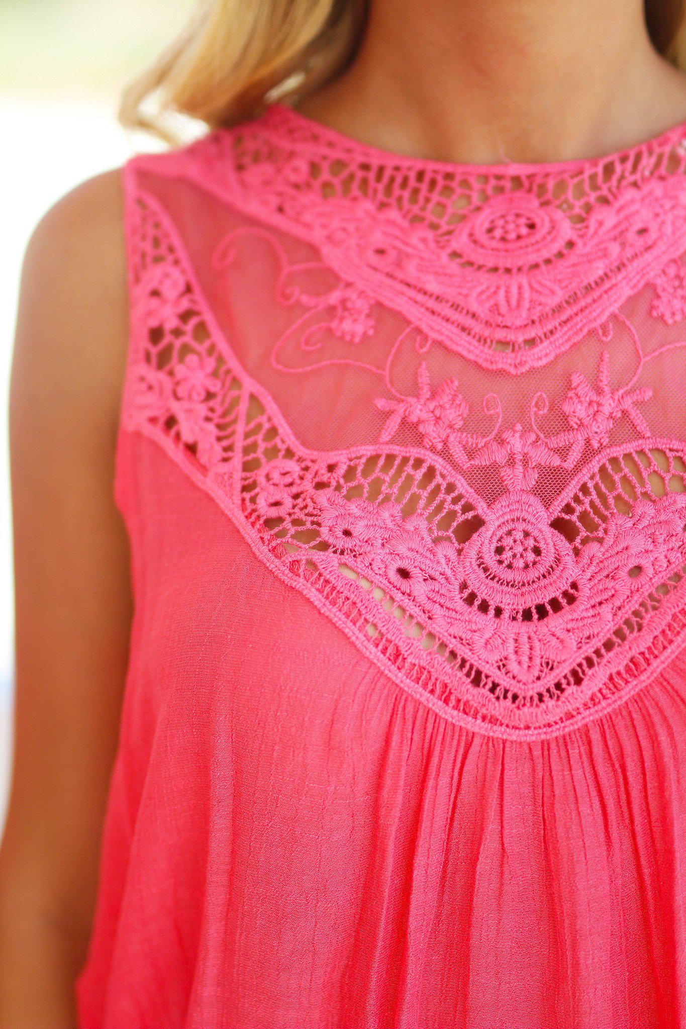 Women's Adorable Coral-Colored Lace Sleeveless Top