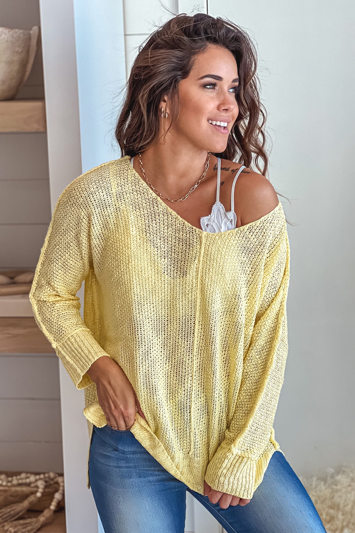 Stylish Women's Mellon V-Neck Long-Sleeved Knit Top for Fashionable Outfits