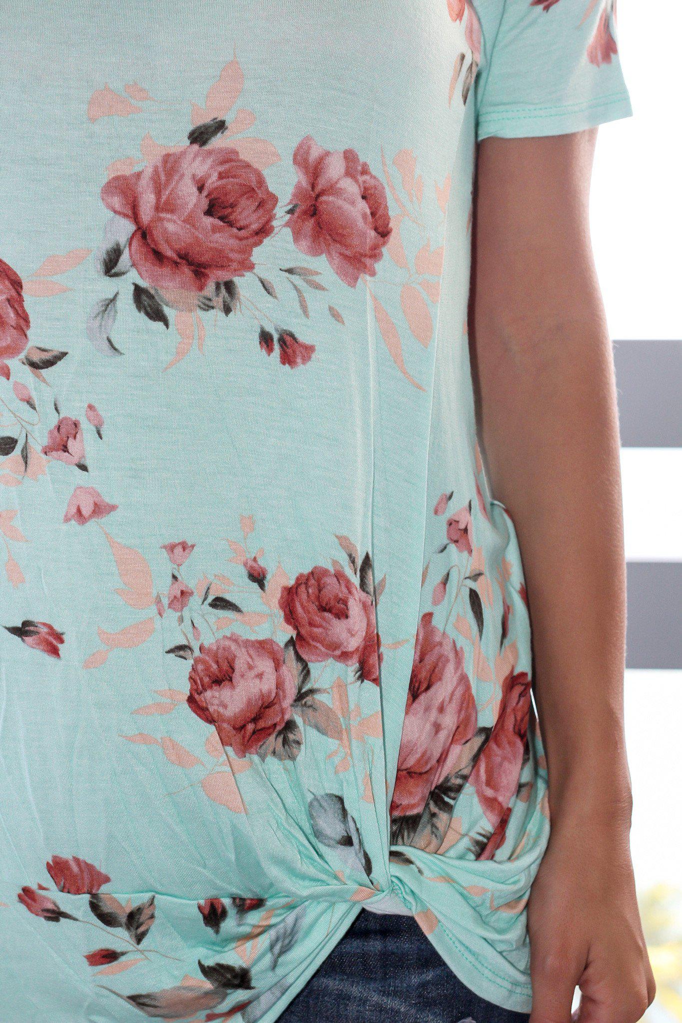 Charming Mint Floral Short-Sleeved Women's Top with Front Knot Detail