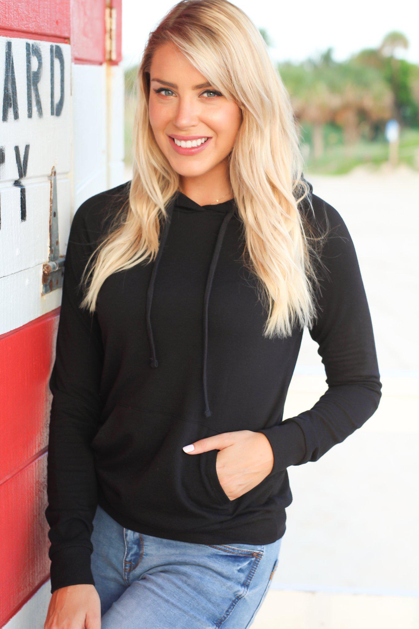 Stylish Black Pullover Hooded Sweatshirt with Convenient Front Pocket