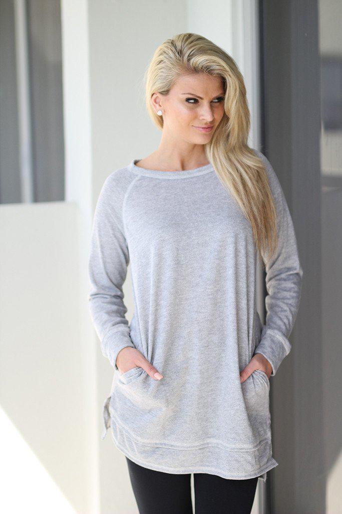 Stylish Heather Gray Women's Tunic Top with Convenient Side Pockets