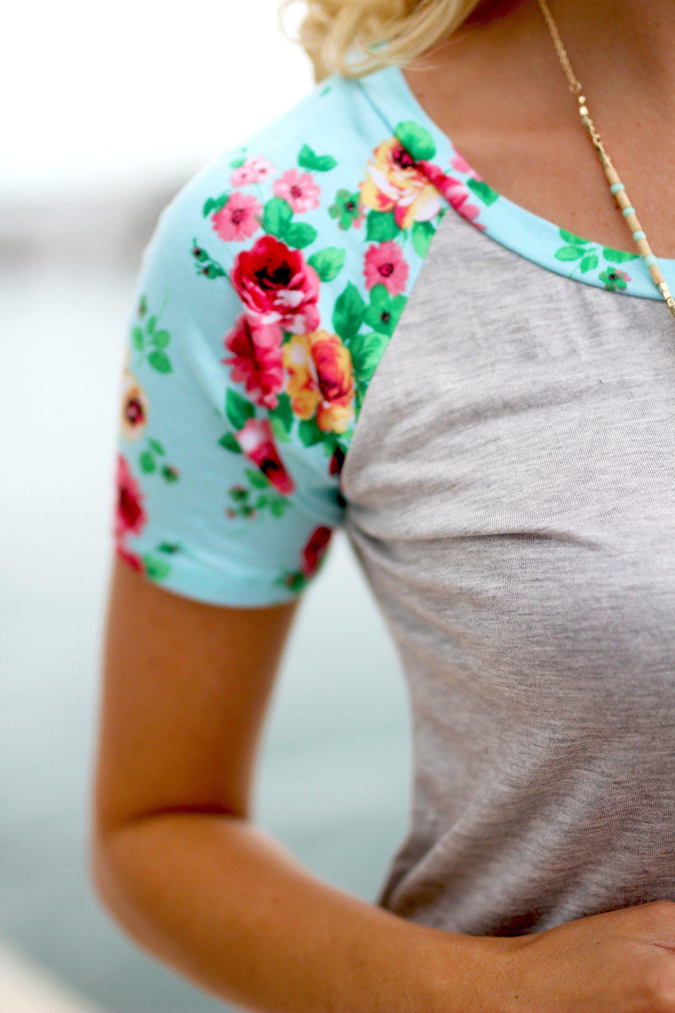 Stylish Heather Gray Women's Top with Charming Mint Floral Short Sleeves