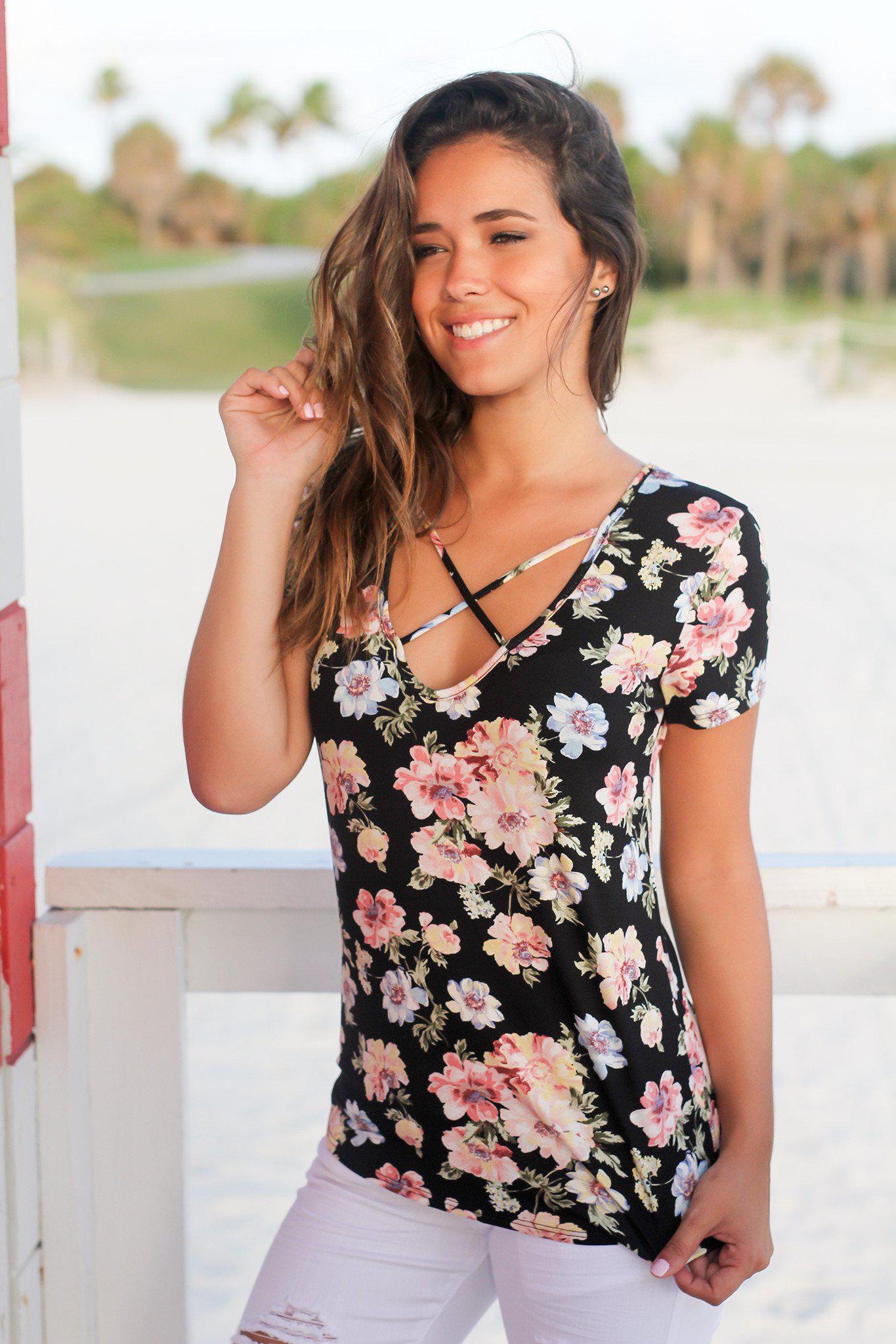 Stylish Short - Sleeved Black Floral Criss - Cross Women's Top