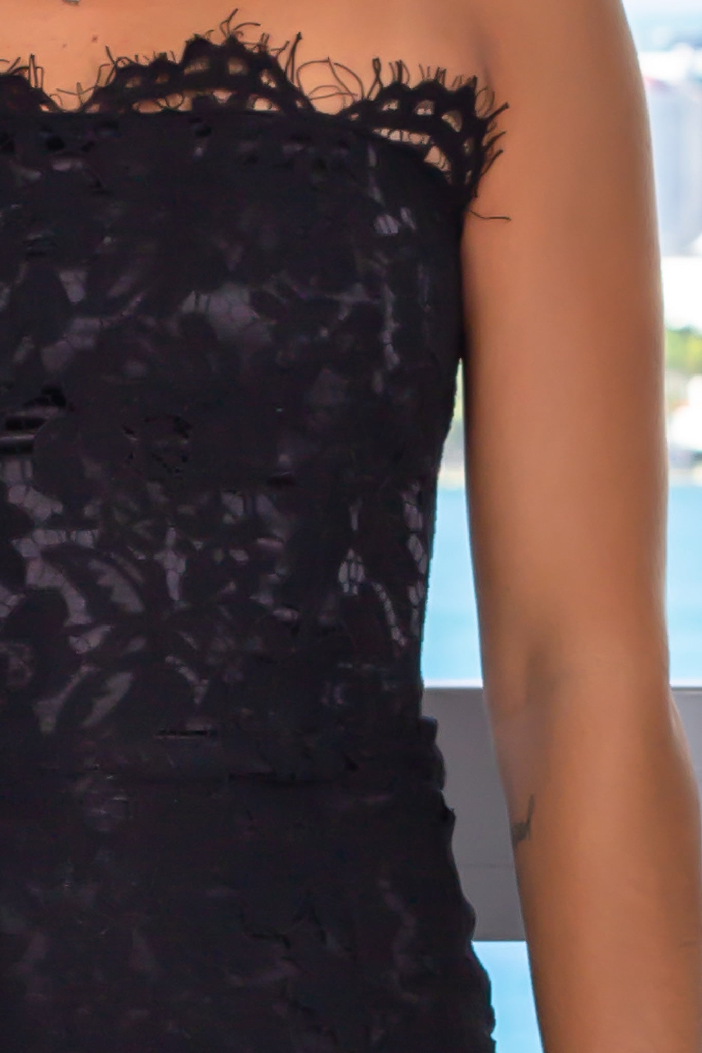Elegant Black Lace Strapless High Low Evening Dress for Special Occasions