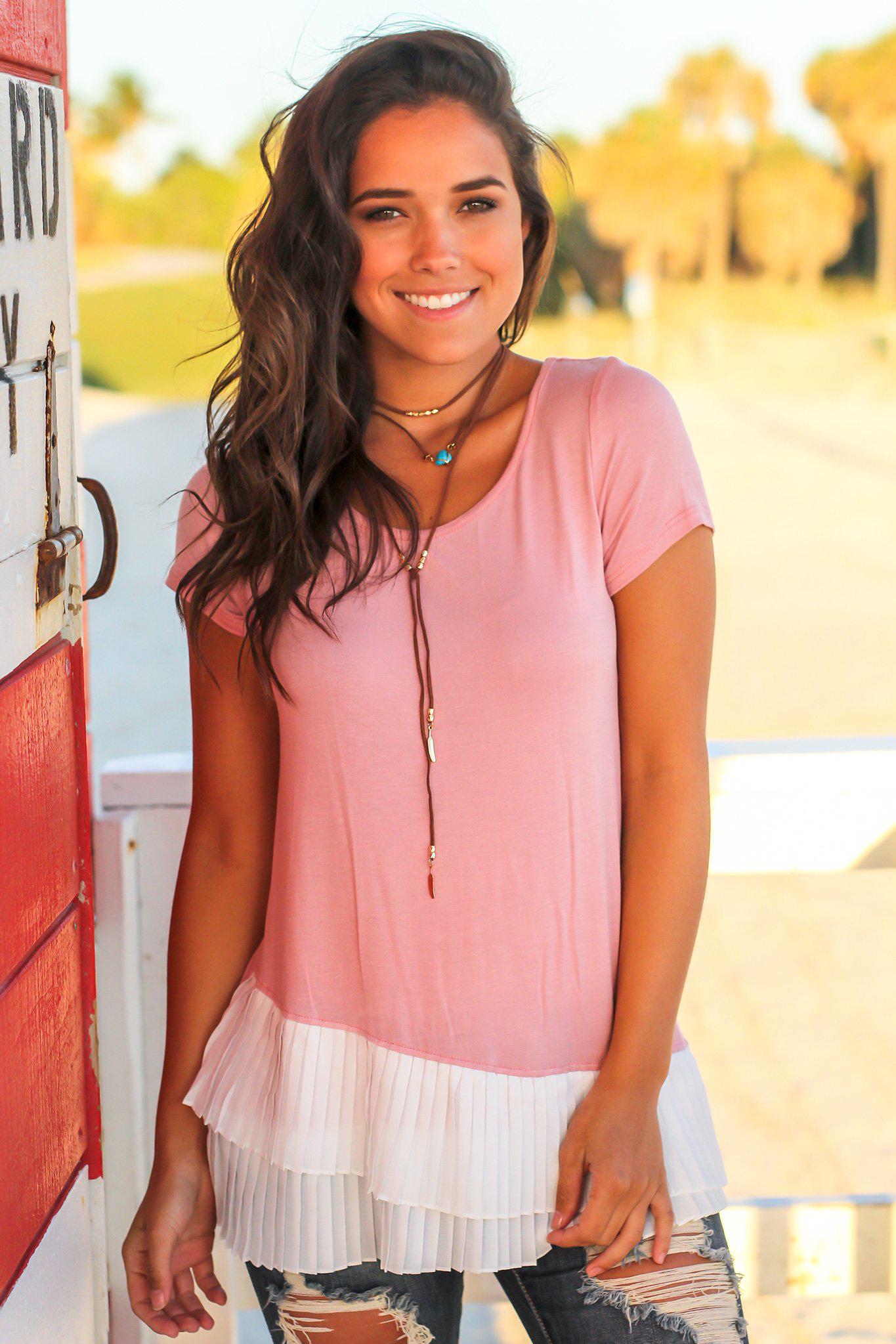 Fashionable Mauve Short-Sleeved Women's Top Featuring a Pleated Hem