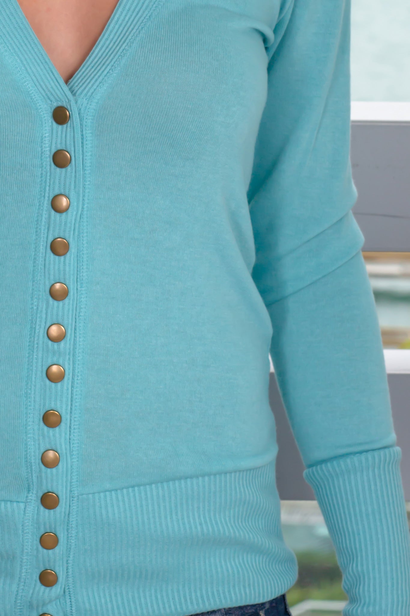 Stylish Mint-Colored Button-Up Women's Cardigan for a Cozy Look